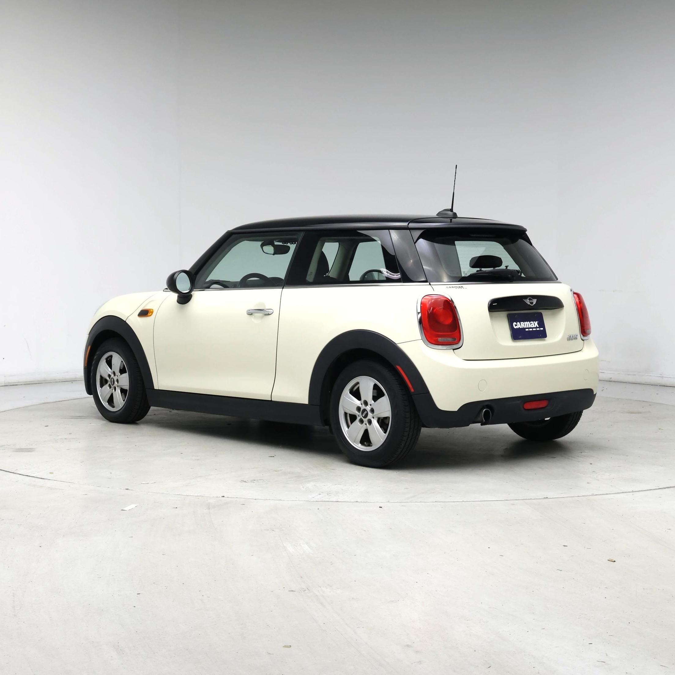 Thumbnail: 2016 MINI Cooper Hardtop - 2