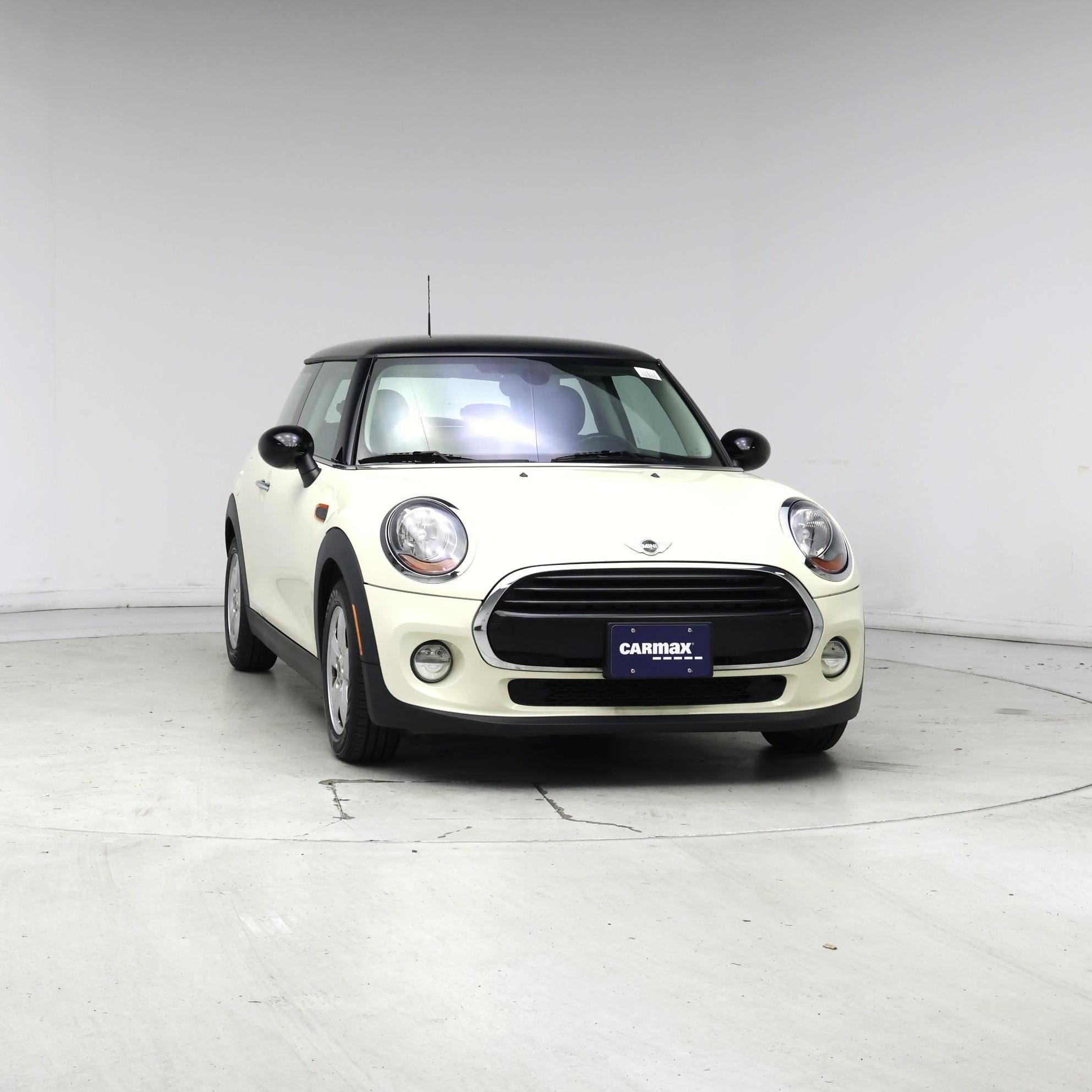 Thumbnail: 2016 MINI Cooper Hardtop - 5