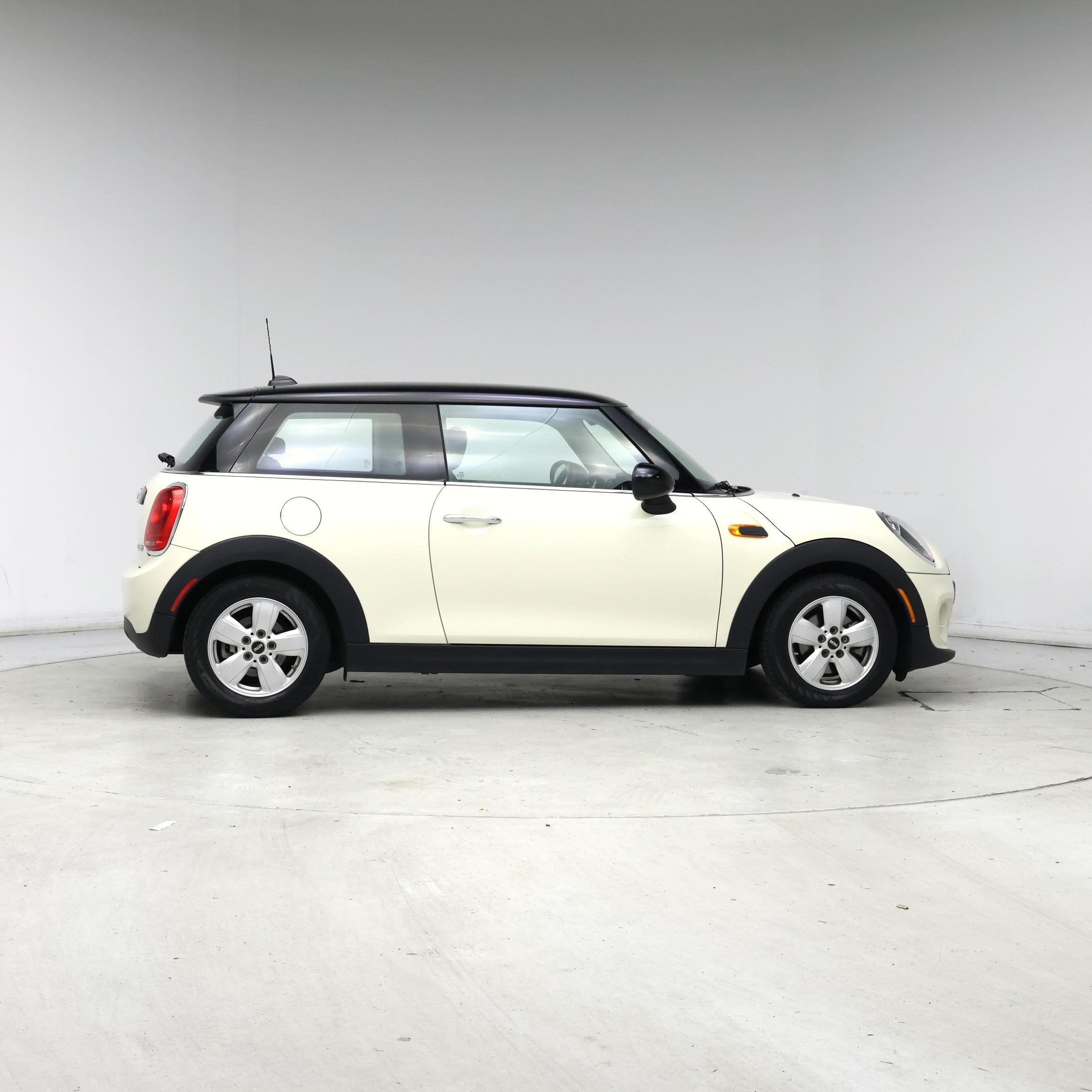 Thumbnail: 2016 MINI Cooper Hardtop - 7