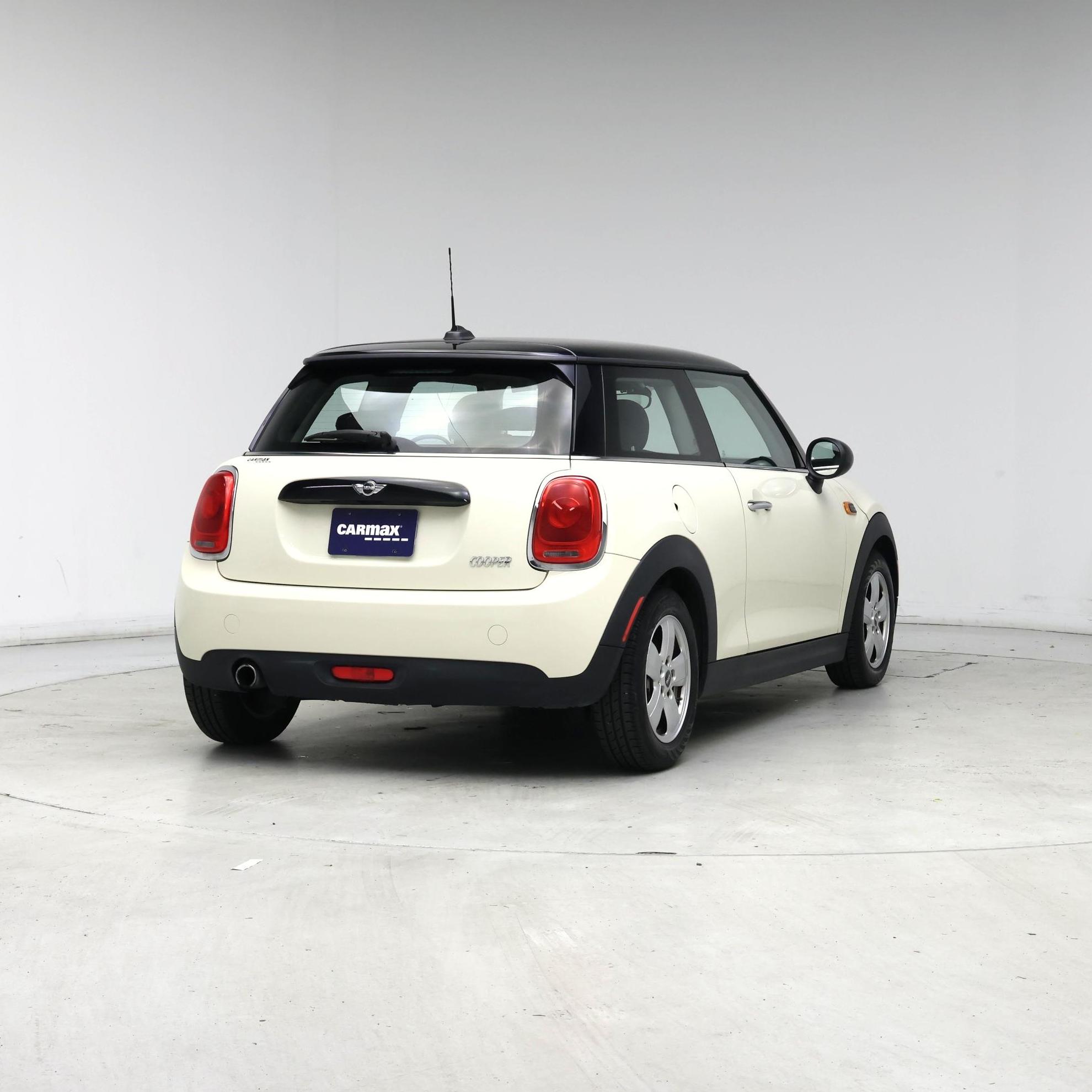Thumbnail: 2016 MINI Cooper Hardtop - 8