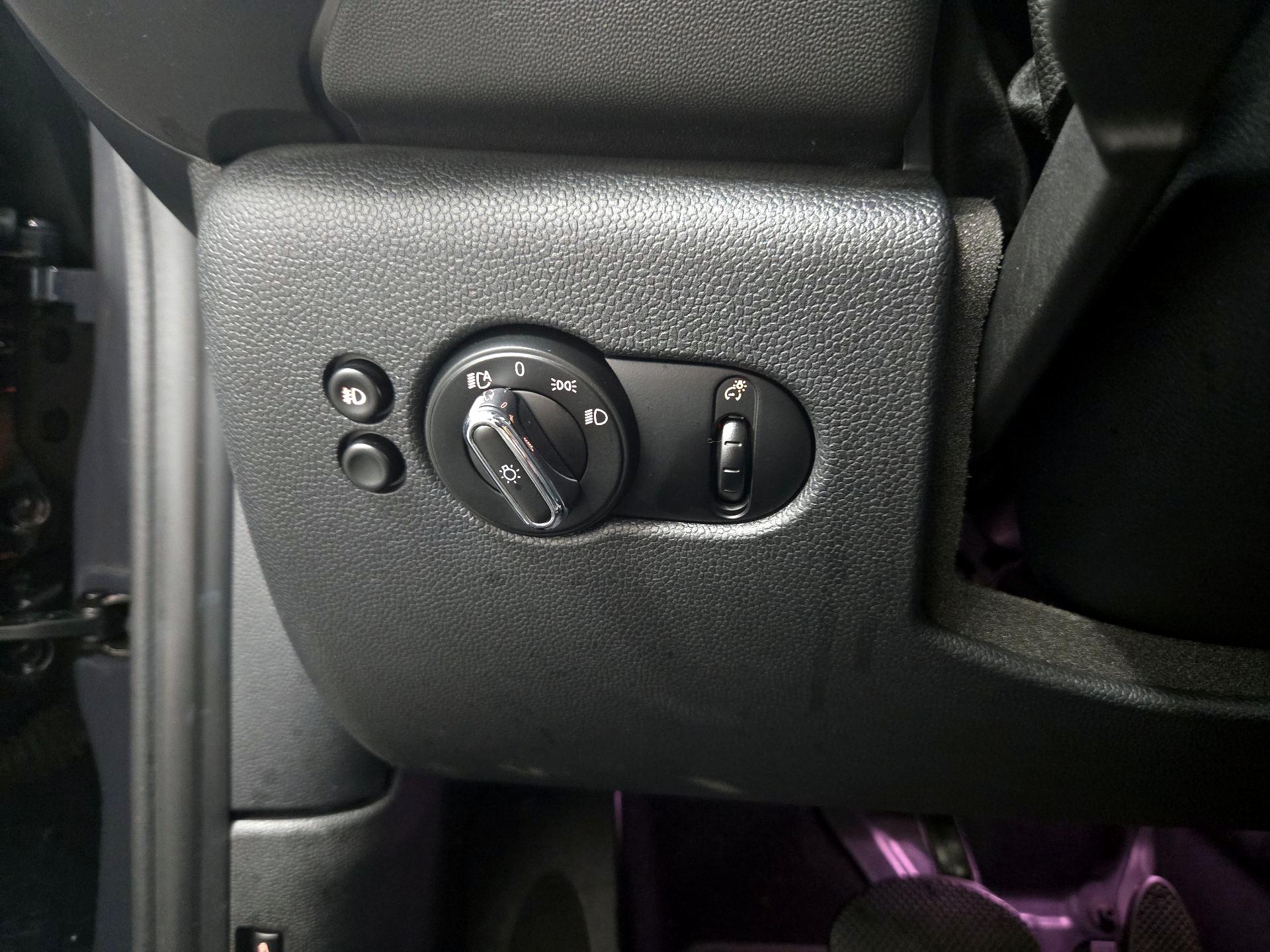 Thumbnail: 2020 MINI Cooper Hardtop - 13