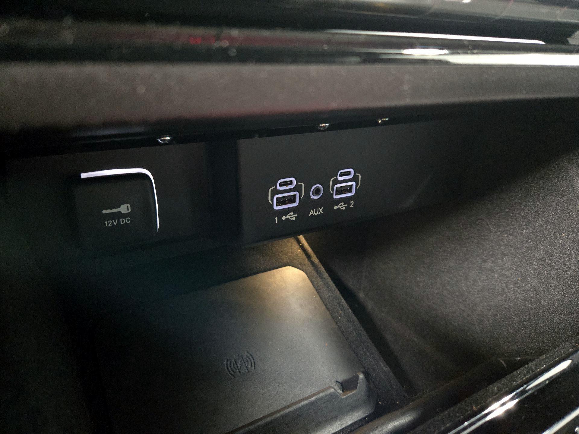 Thumbnail: 2023 Jeep Wagoneer - 19