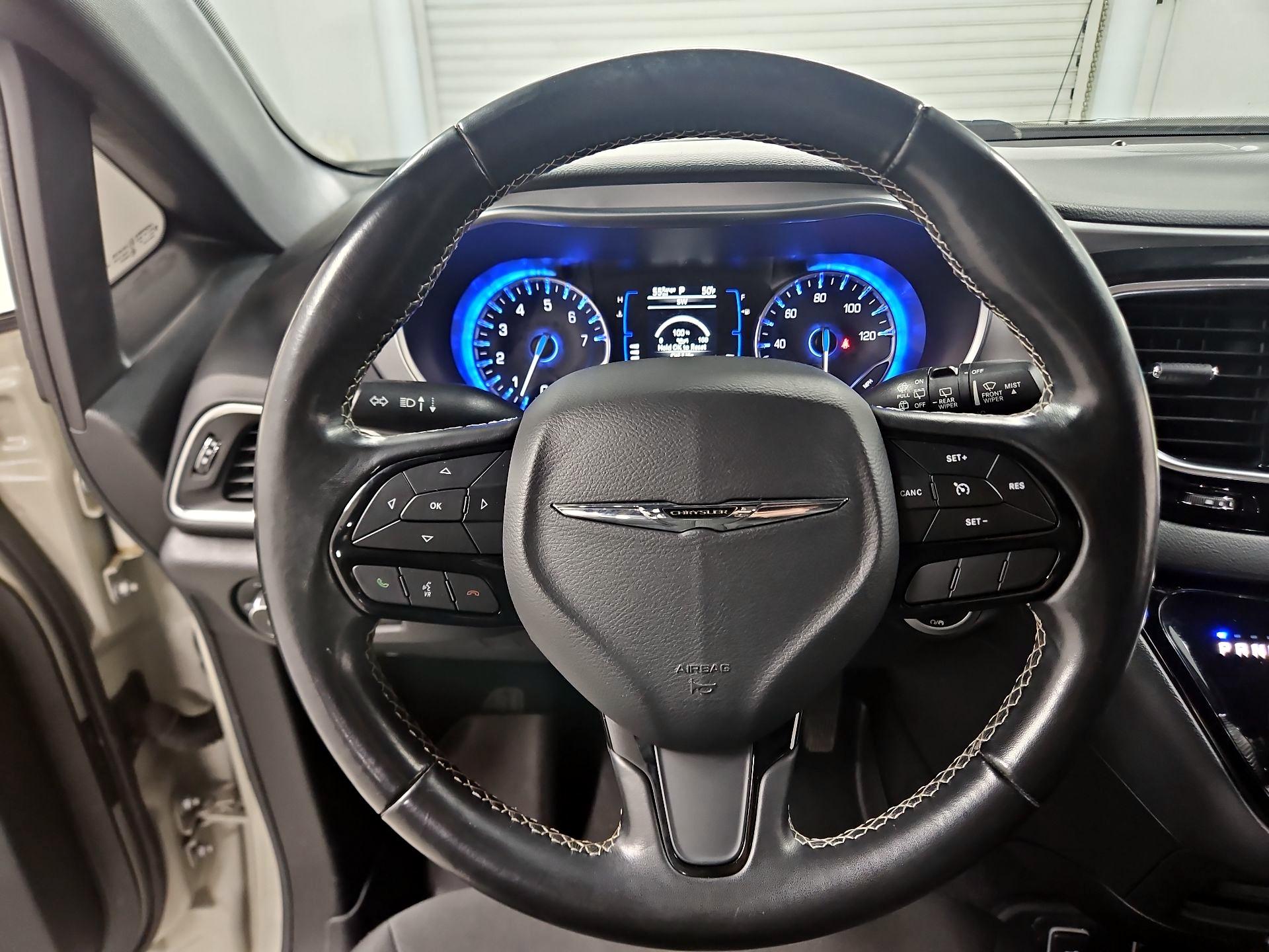 Thumbnail: 2019 Chrysler Pacifica - 10