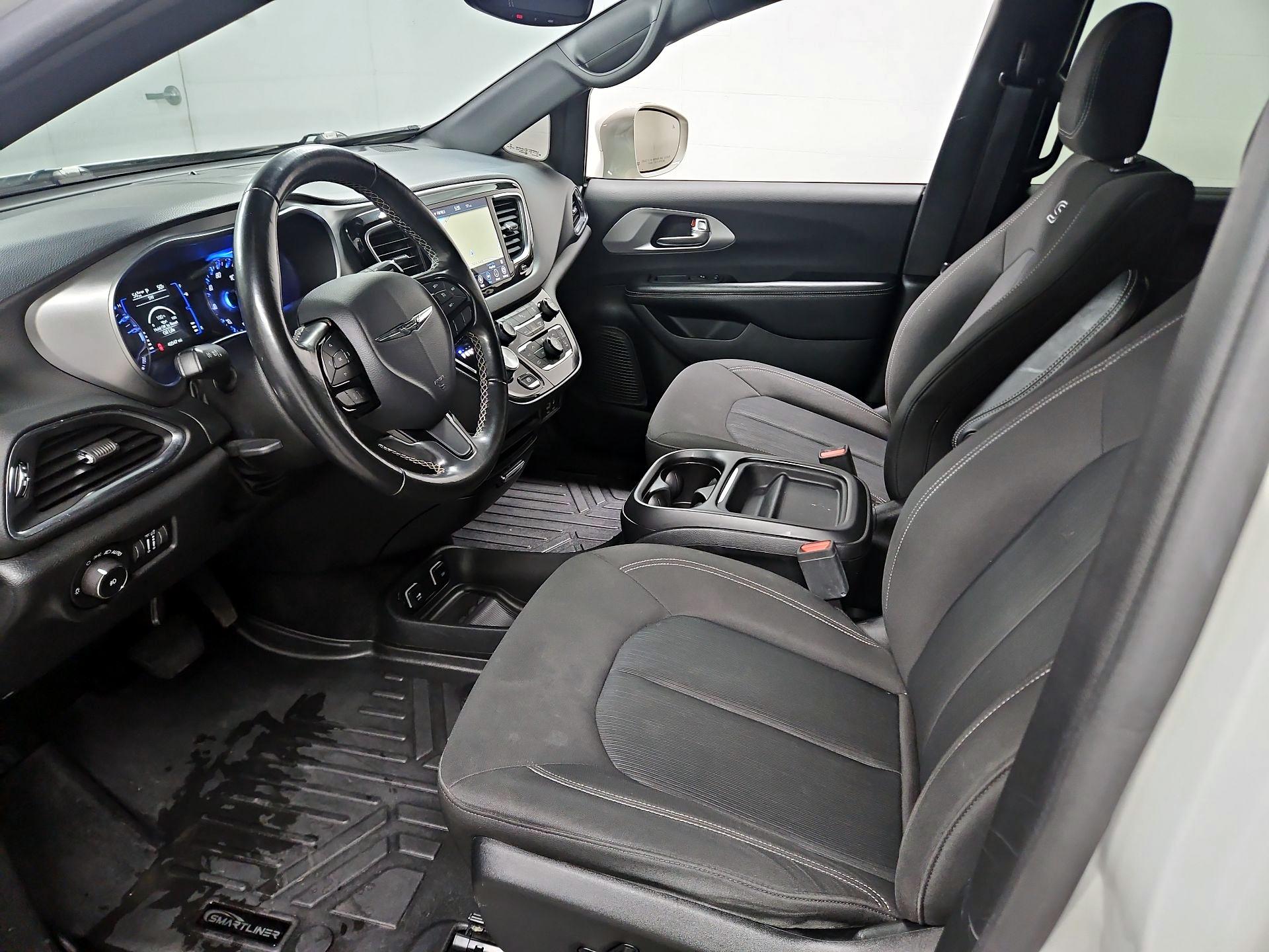 Thumbnail: 2019 Chrysler Pacifica - 11