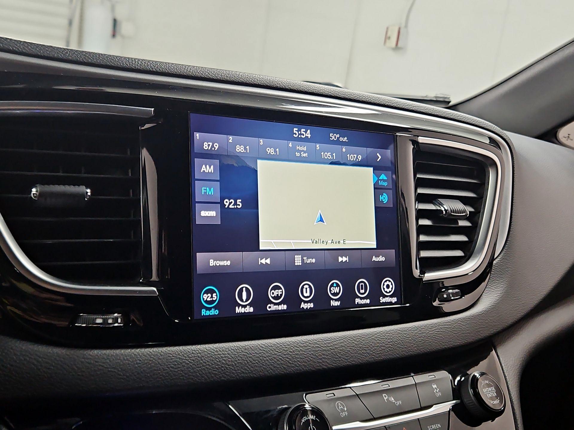 Thumbnail: 2019 Chrysler Pacifica - 16