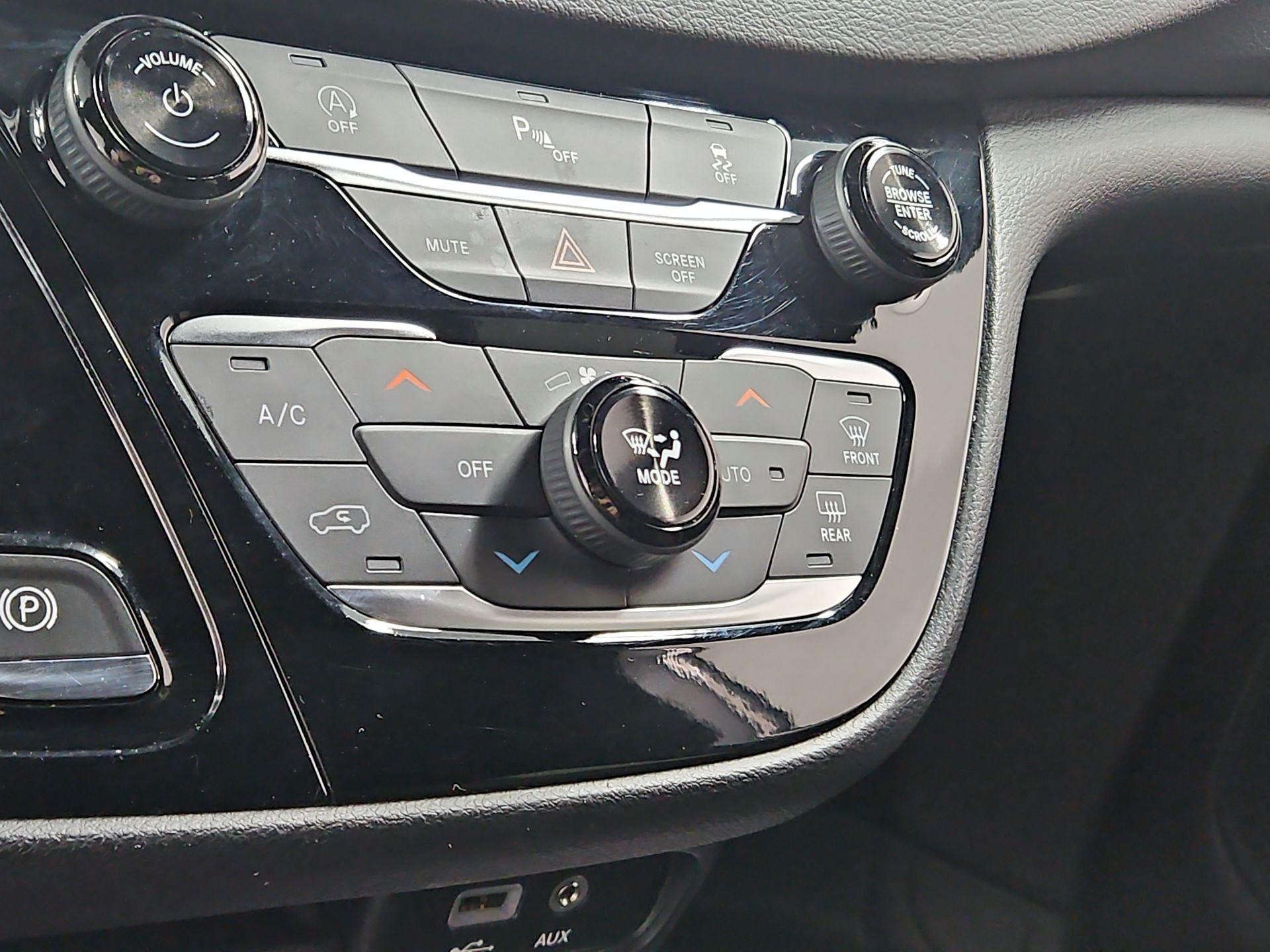 Thumbnail: 2019 Chrysler Pacifica - 17