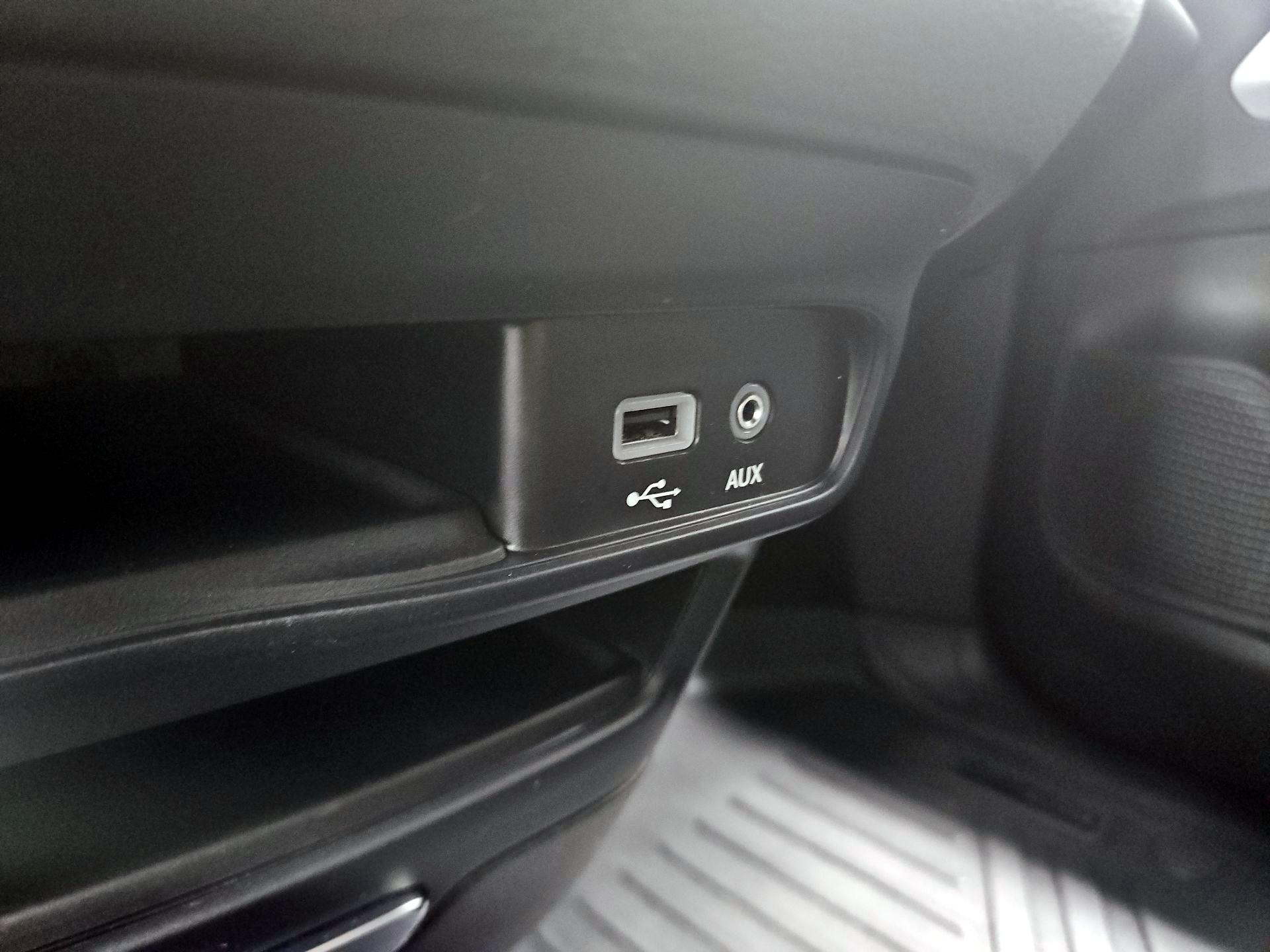 Thumbnail: 2019 Chrysler Pacifica - 19