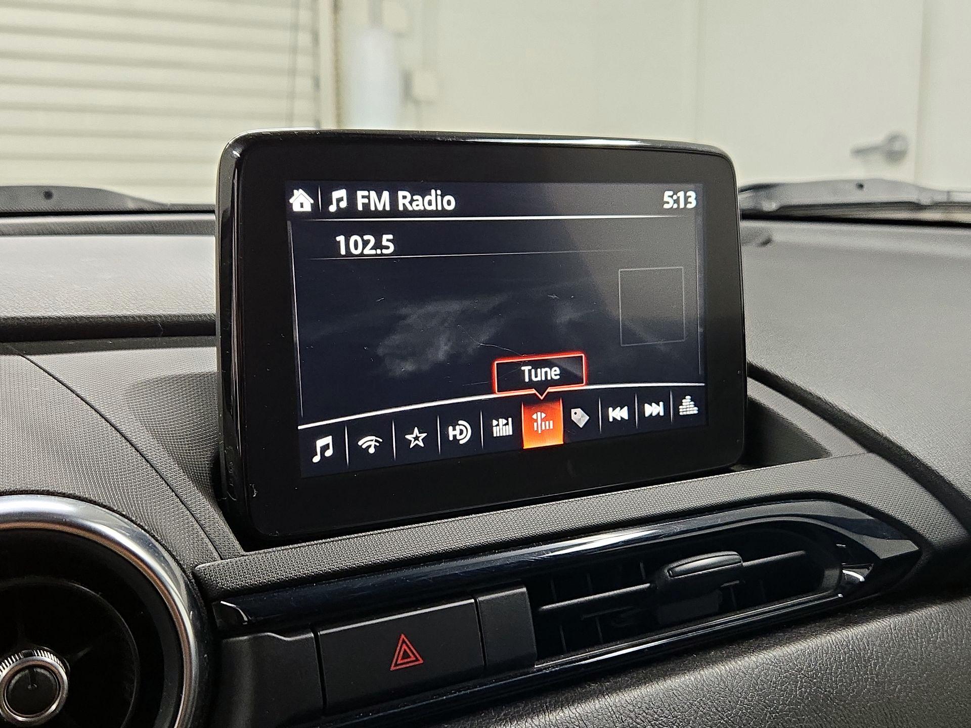 Thumbnail: 2018 Mazda MX-5 Miata - 15