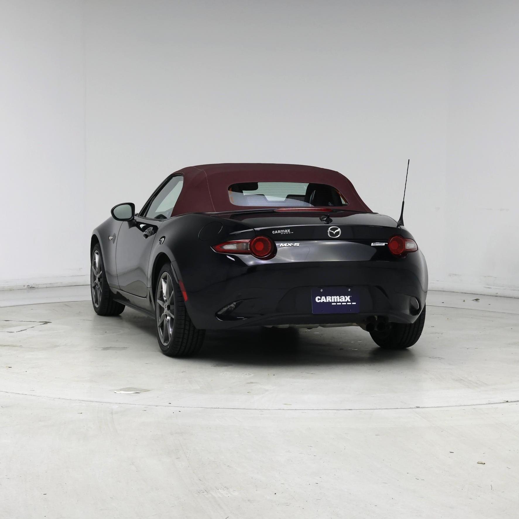 Thumbnail: 2018 Mazda MX-5 Miata - 6