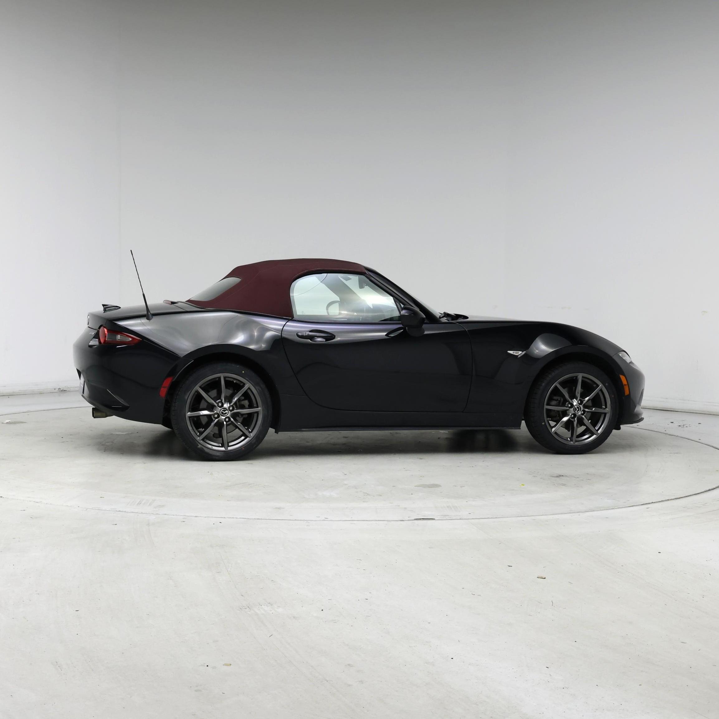 Thumbnail: 2018 Mazda MX-5 Miata - 7