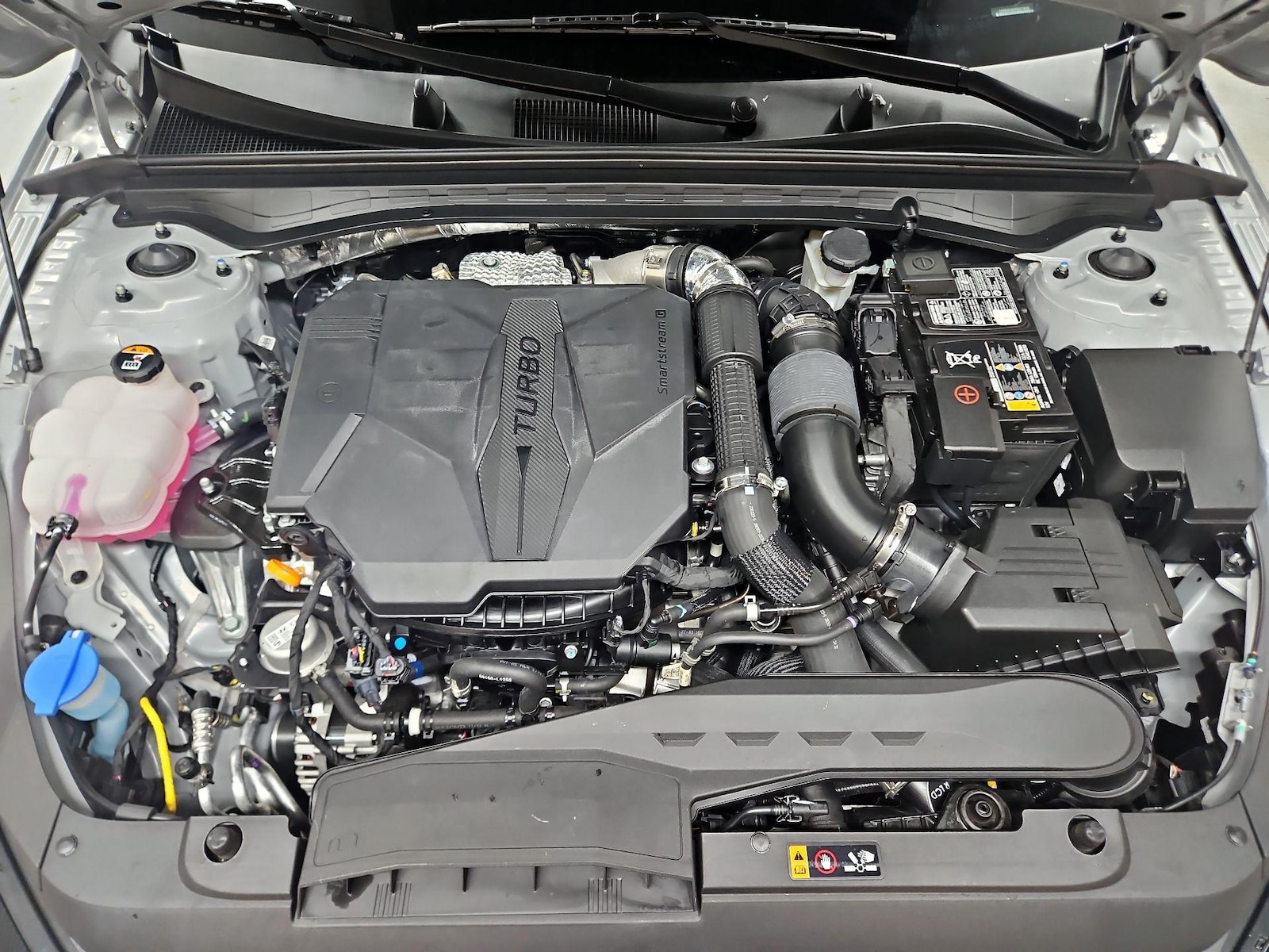 2023 Kia K5 GT - Photo 24