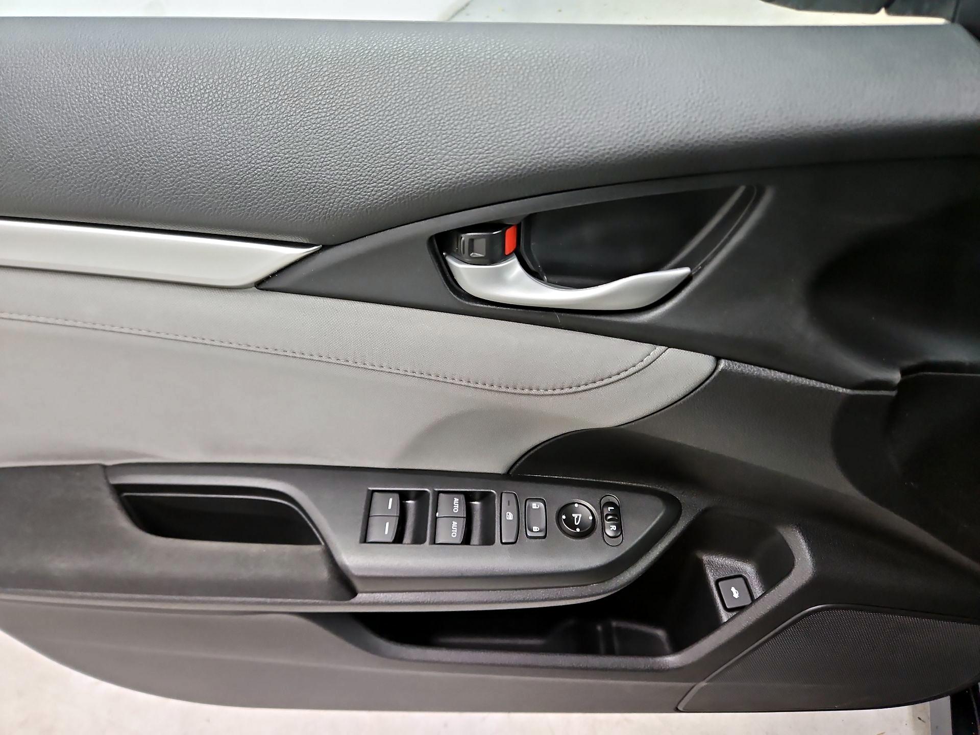 Thumbnail: 2017 Honda Civic - 12