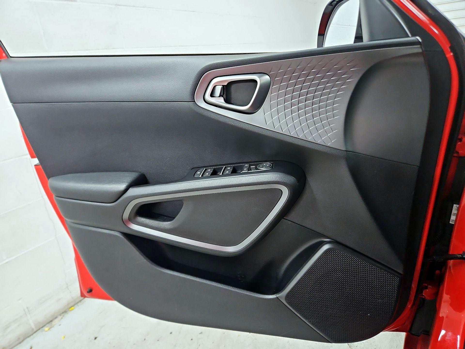 Thumbnail: 2020 Kia Soul - 12