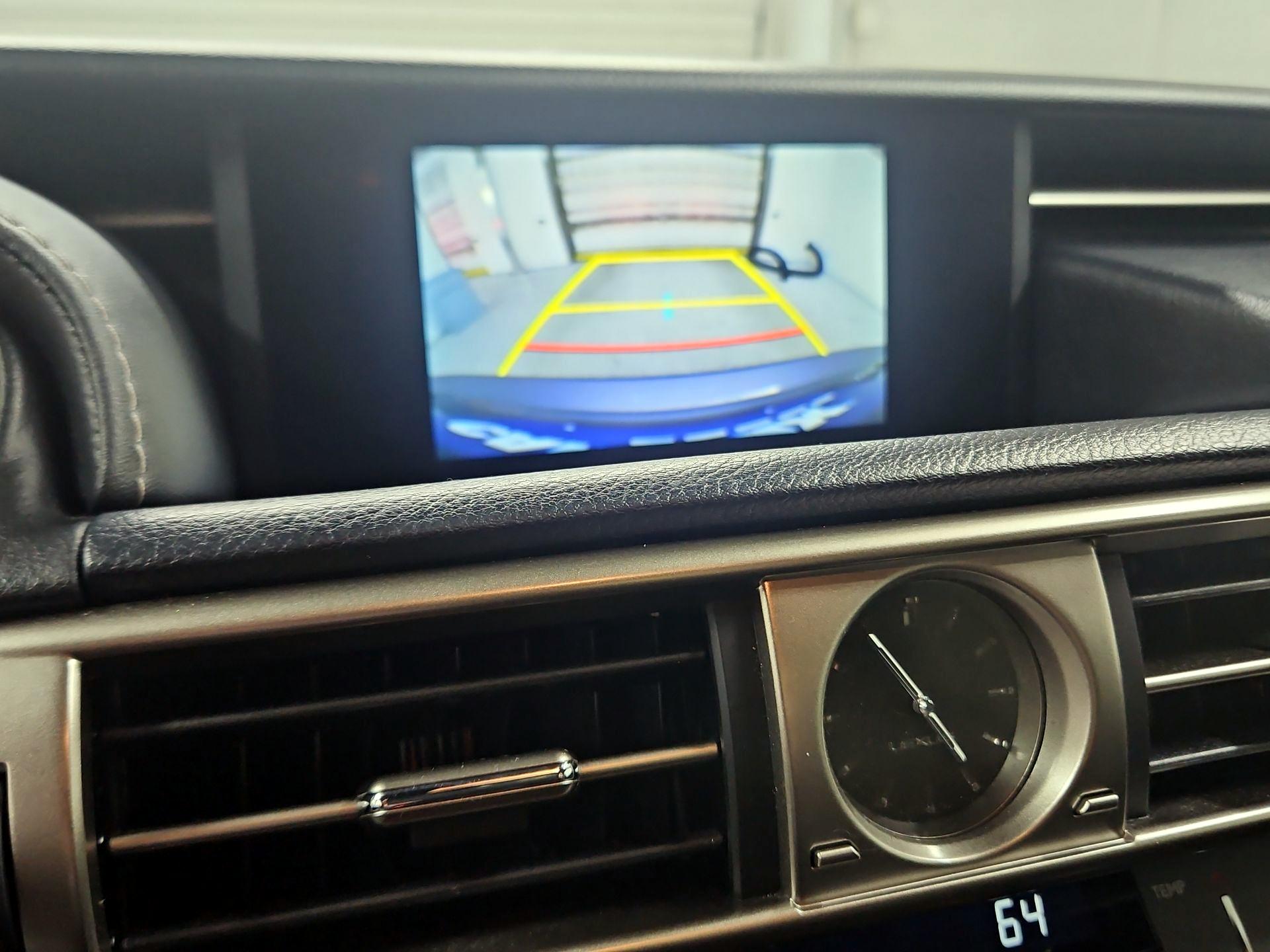 Thumbnail: 2015 Lexus IS - 15