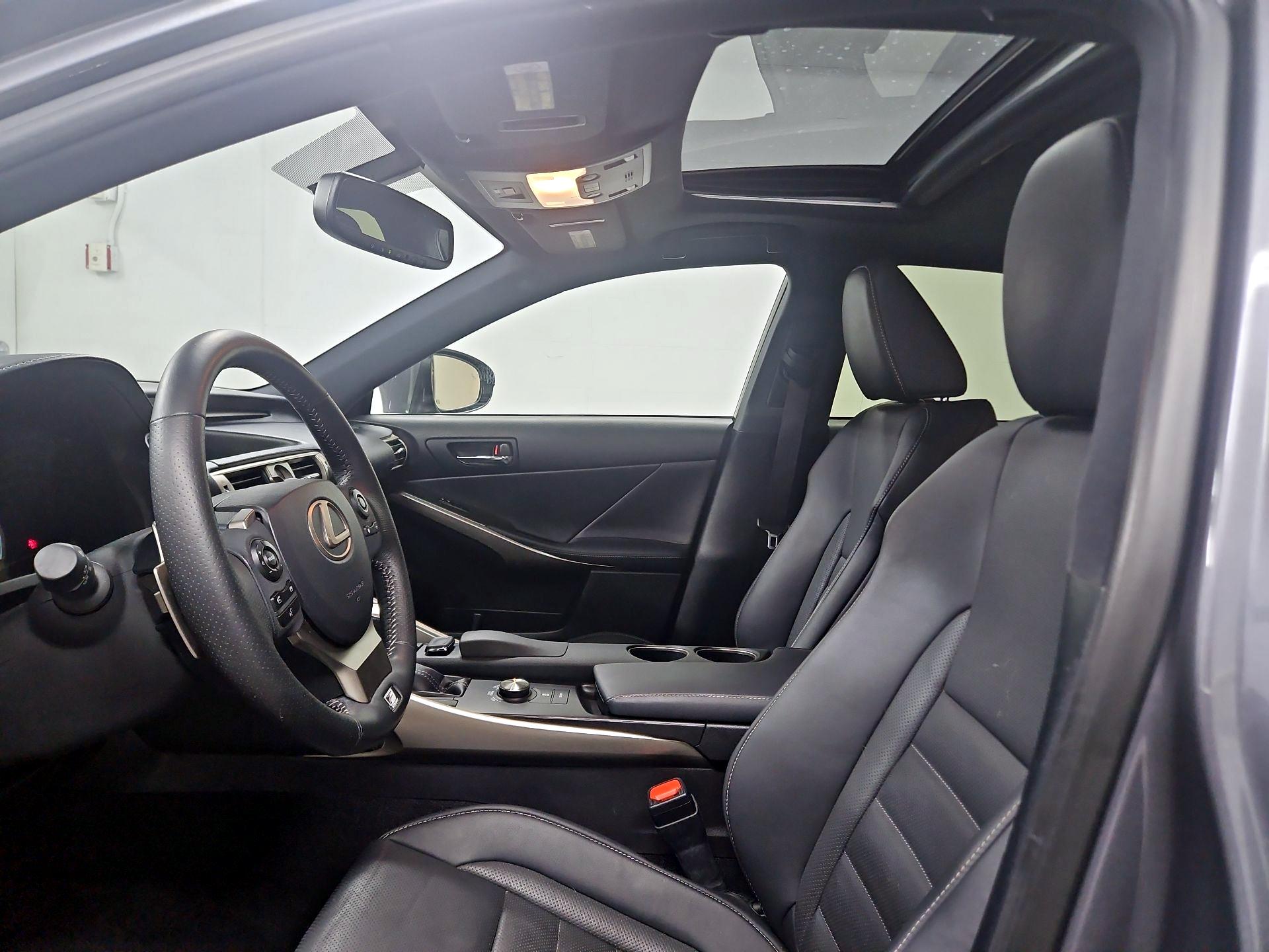 Thumbnail: 2015 Lexus IS - 20