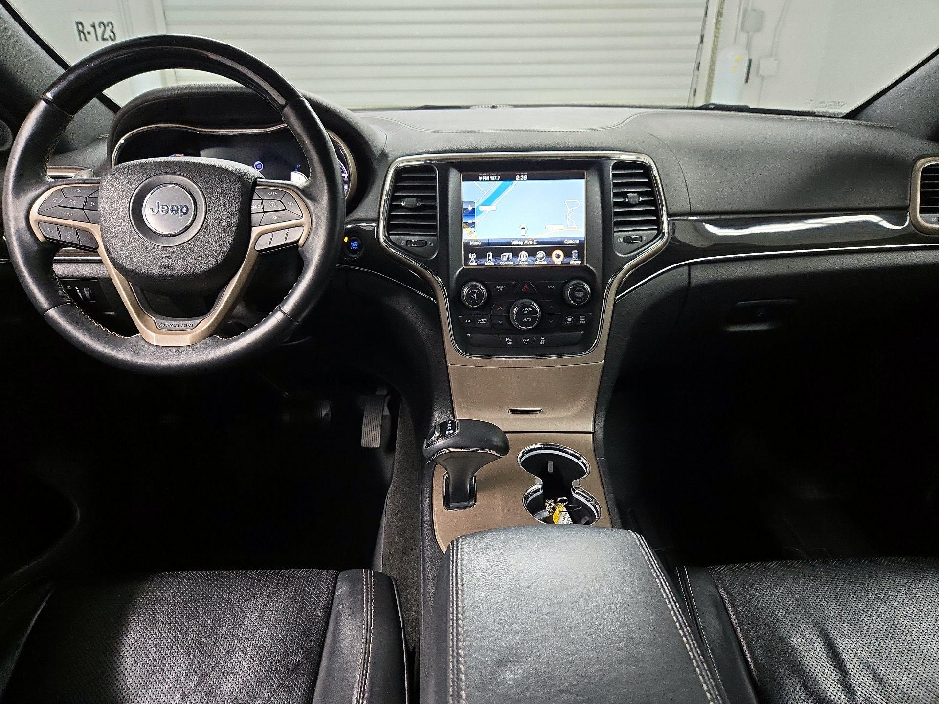 Thumbnail: 2015 Jeep Grand Cherokee - 9