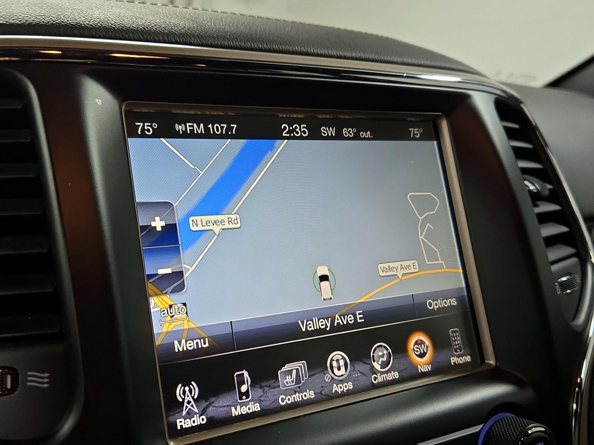 Thumbnail: 2015 Jeep Grand Cherokee - 14