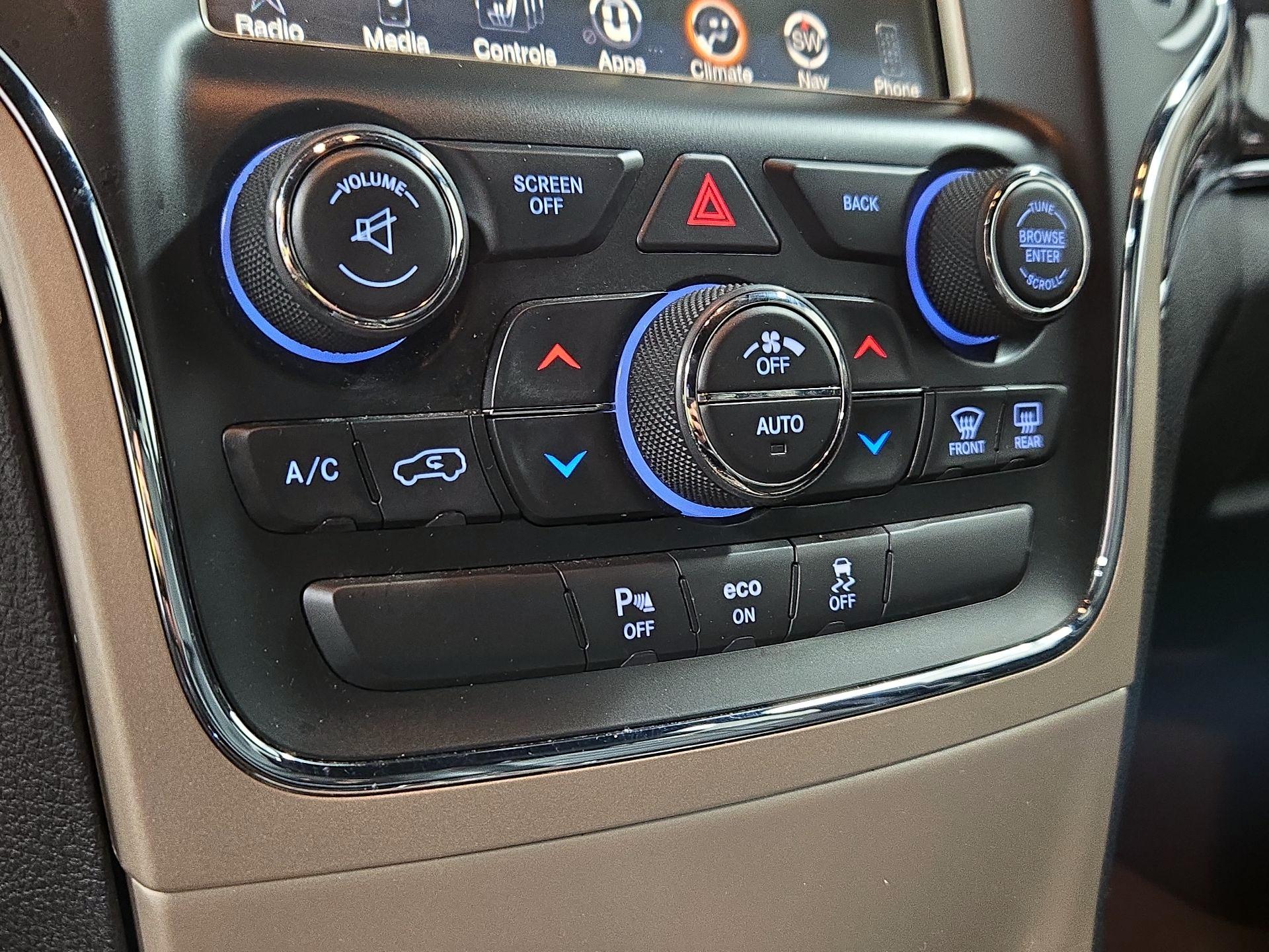 Thumbnail: 2015 Jeep Grand Cherokee - 17