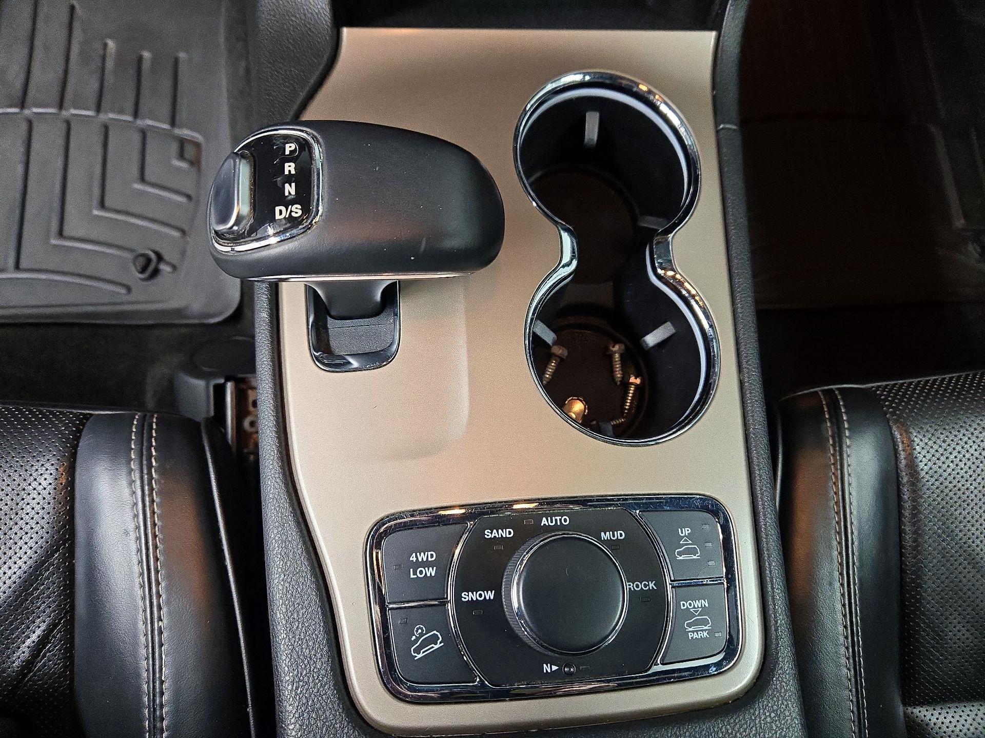 Thumbnail: 2015 Jeep Grand Cherokee - 18