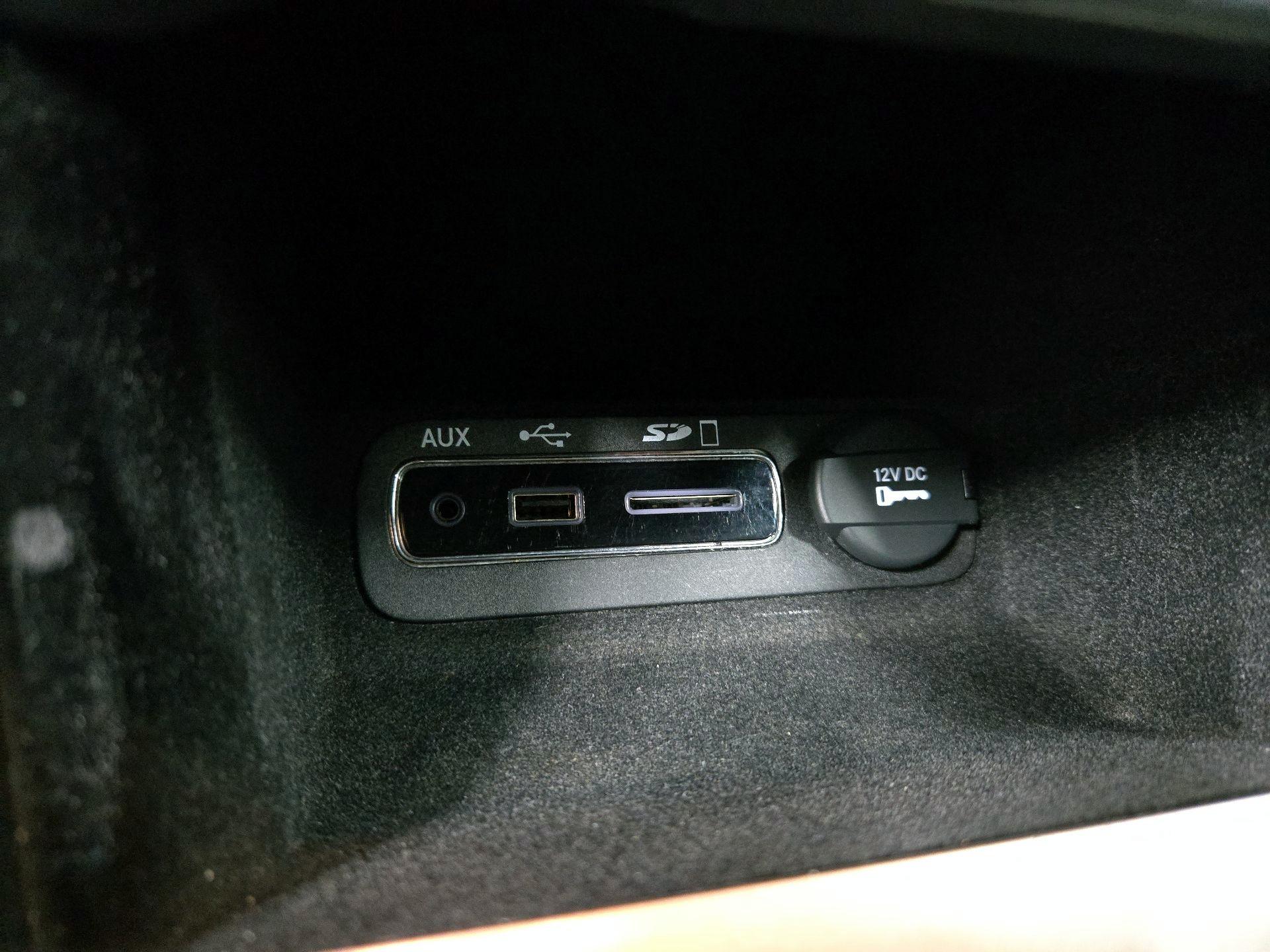 Thumbnail: 2015 Jeep Grand Cherokee - 19