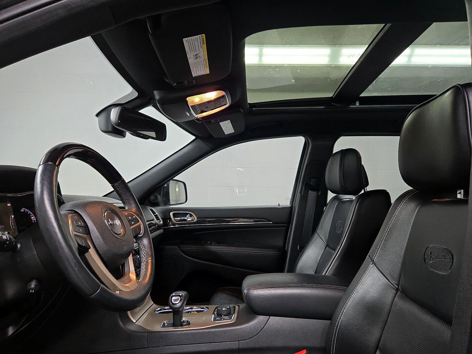 Thumbnail: 2015 Jeep Grand Cherokee - 20