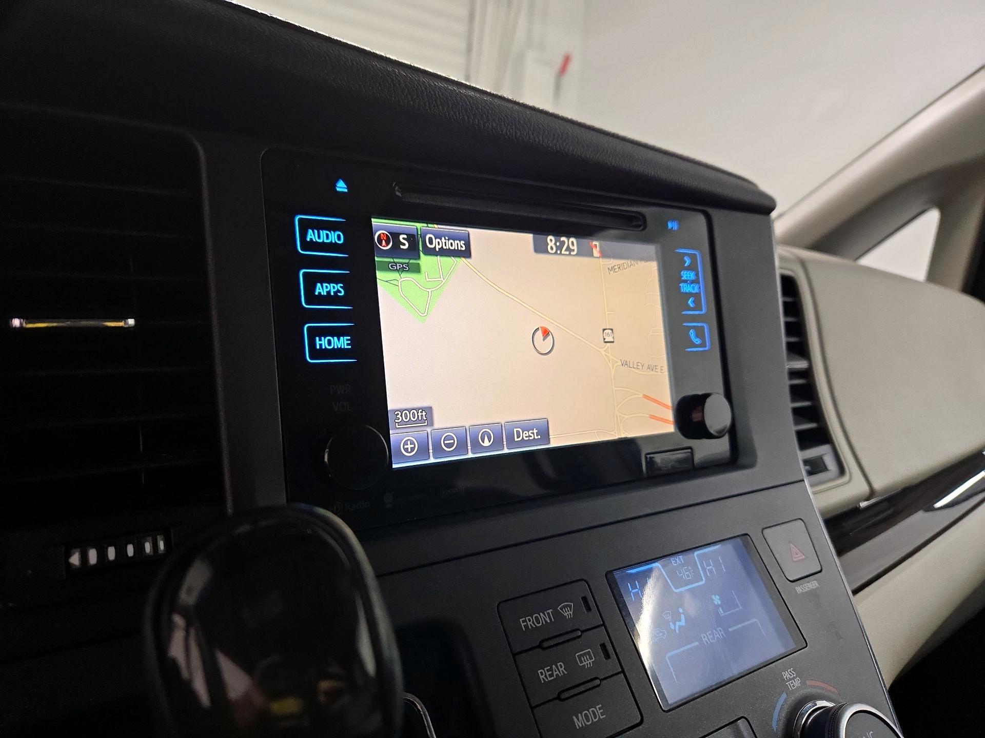 Thumbnail: 2017 Toyota Sienna - 14