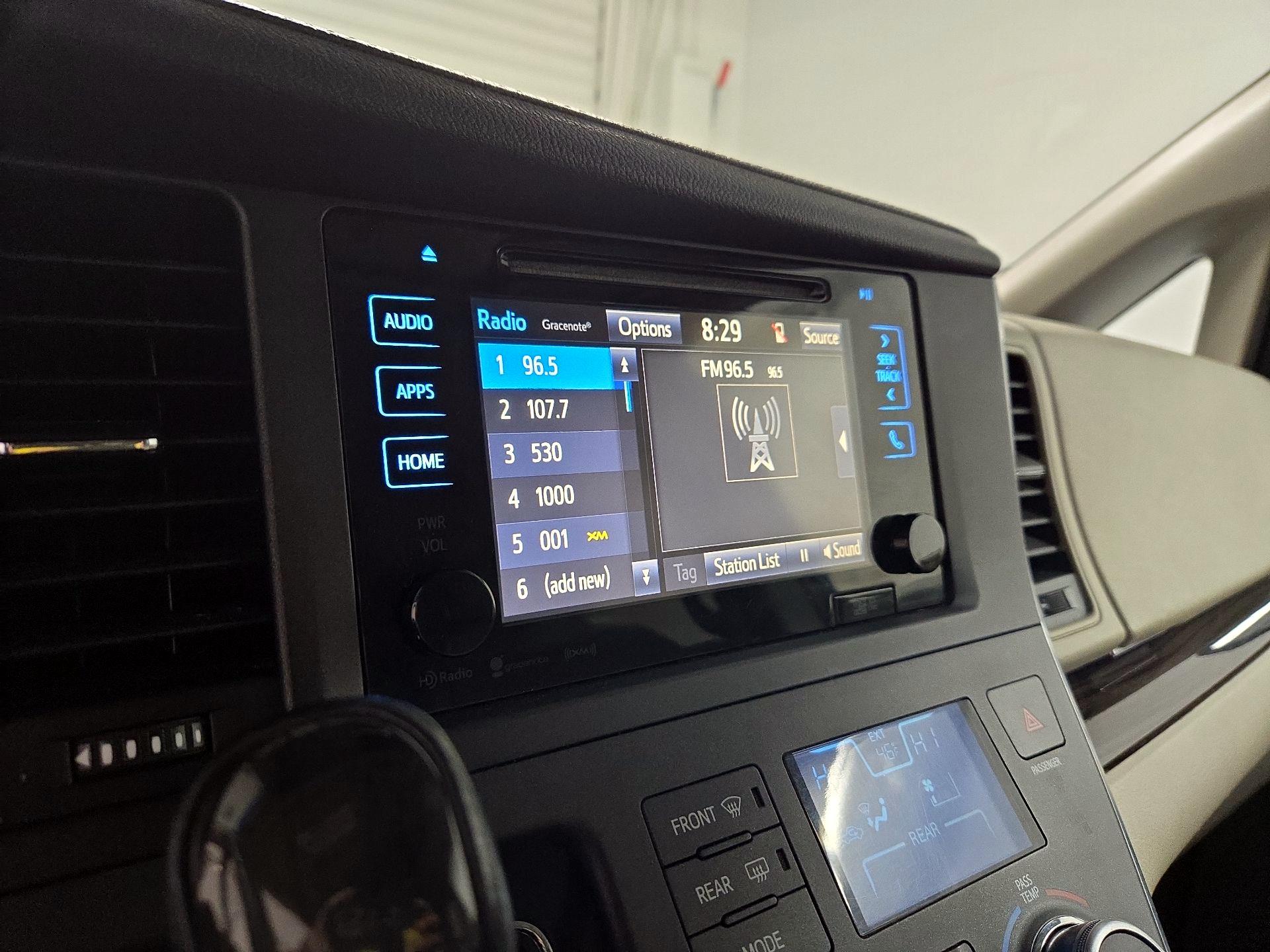 Thumbnail: 2017 Toyota Sienna - 16