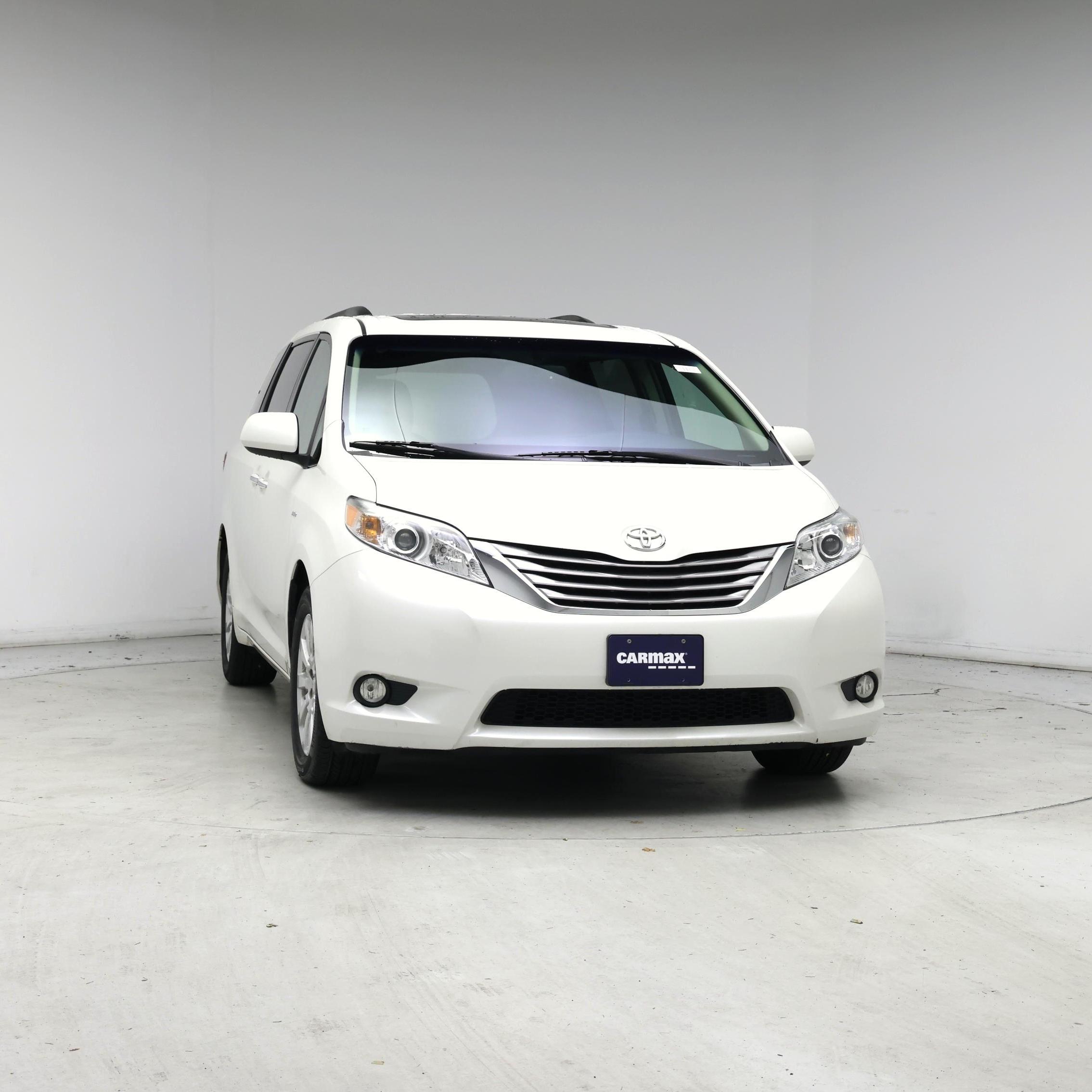 Thumbnail: 2017 Toyota Sienna - 5