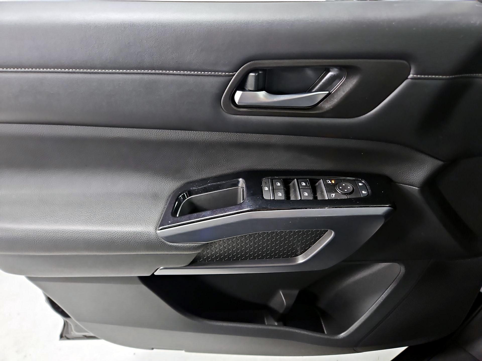 Thumbnail: 2023 Nissan Pathfinder - 12