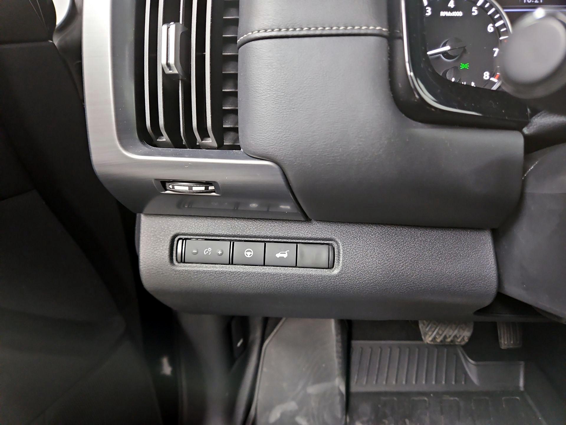 Thumbnail: 2023 Nissan Pathfinder - 13