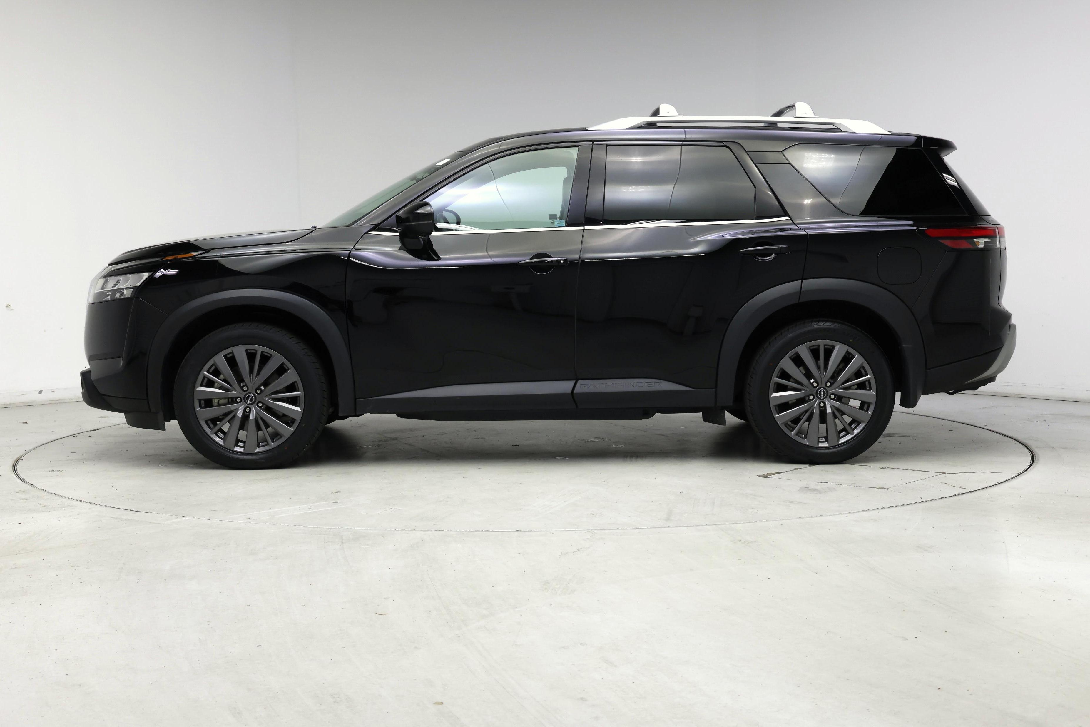 Thumbnail: 2023 Nissan Pathfinder - 3