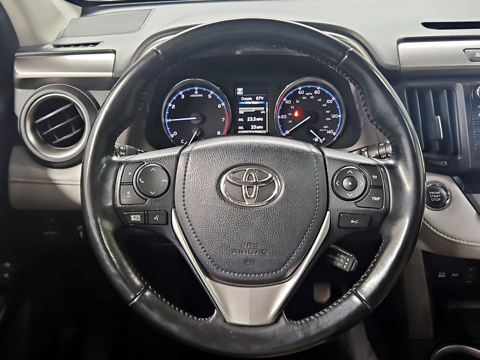 Thumbnail: 2018 Toyota RAV4 - 10