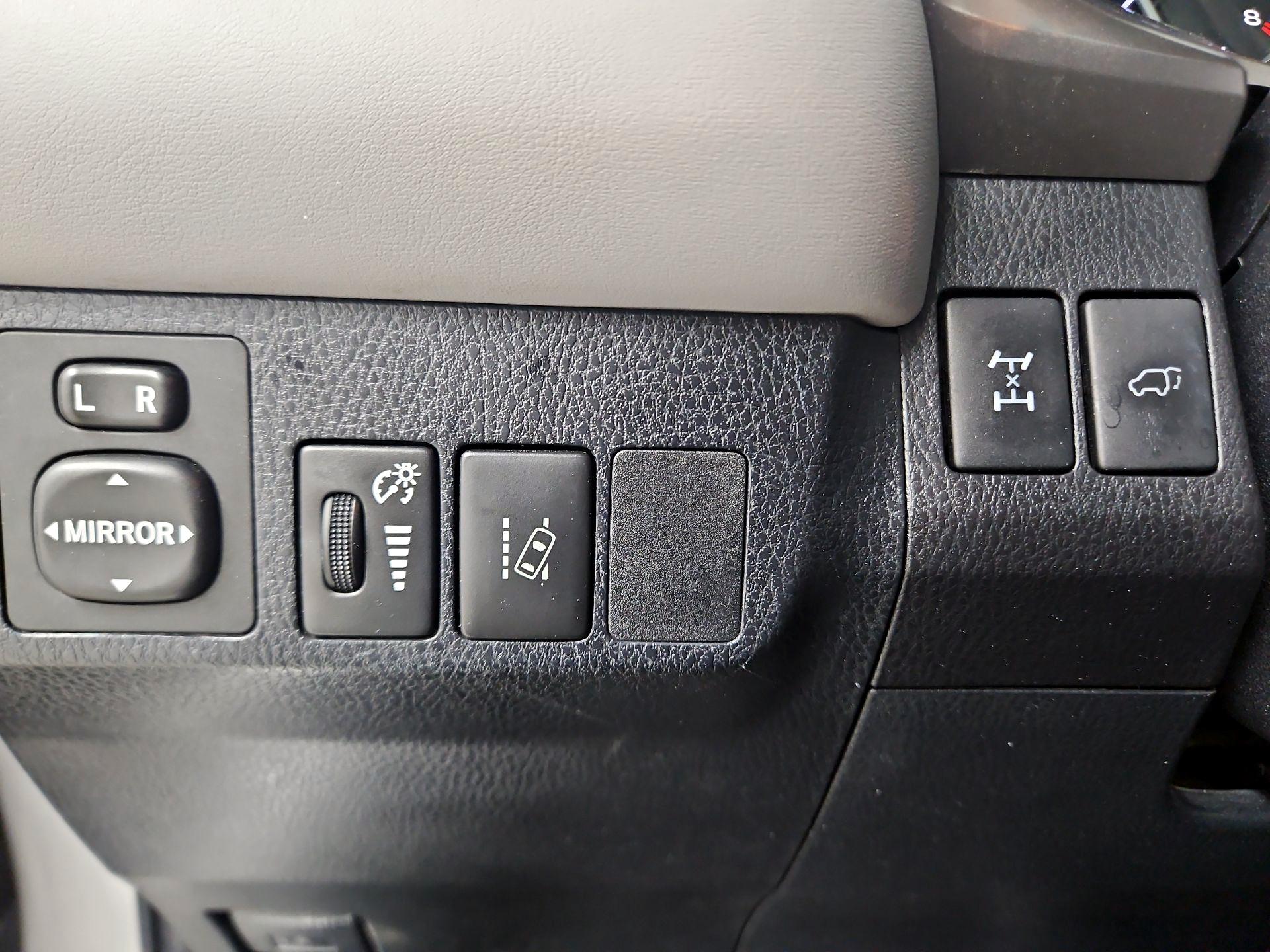 Thumbnail: 2018 Toyota RAV4 - 13