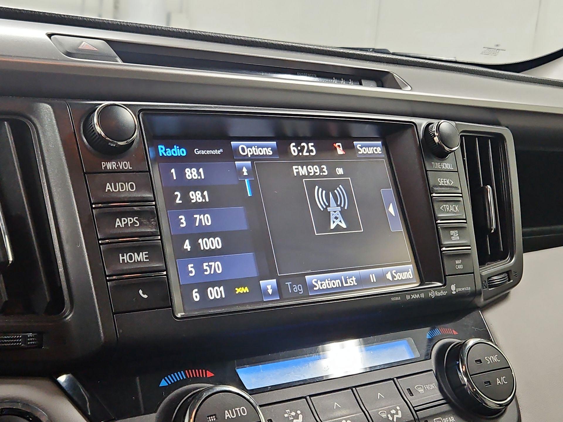 Thumbnail: 2018 Toyota RAV4 - 16