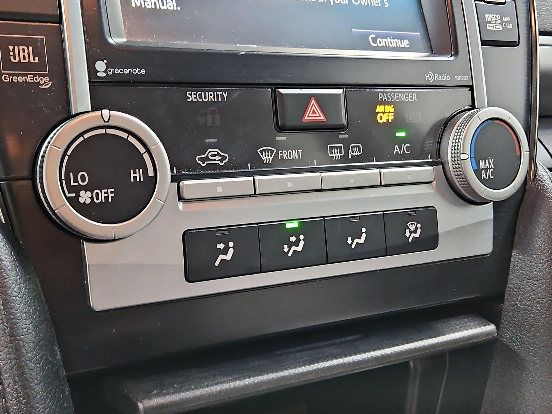 Thumbnail: 2014 Toyota Camry - 17