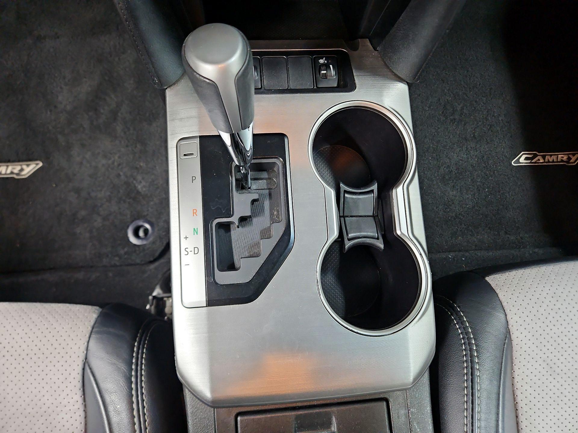 Thumbnail: 2014 Toyota Camry - 18