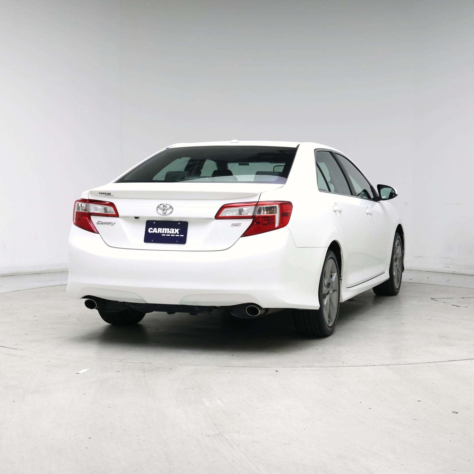 Thumbnail: 2014 Toyota Camry - 8