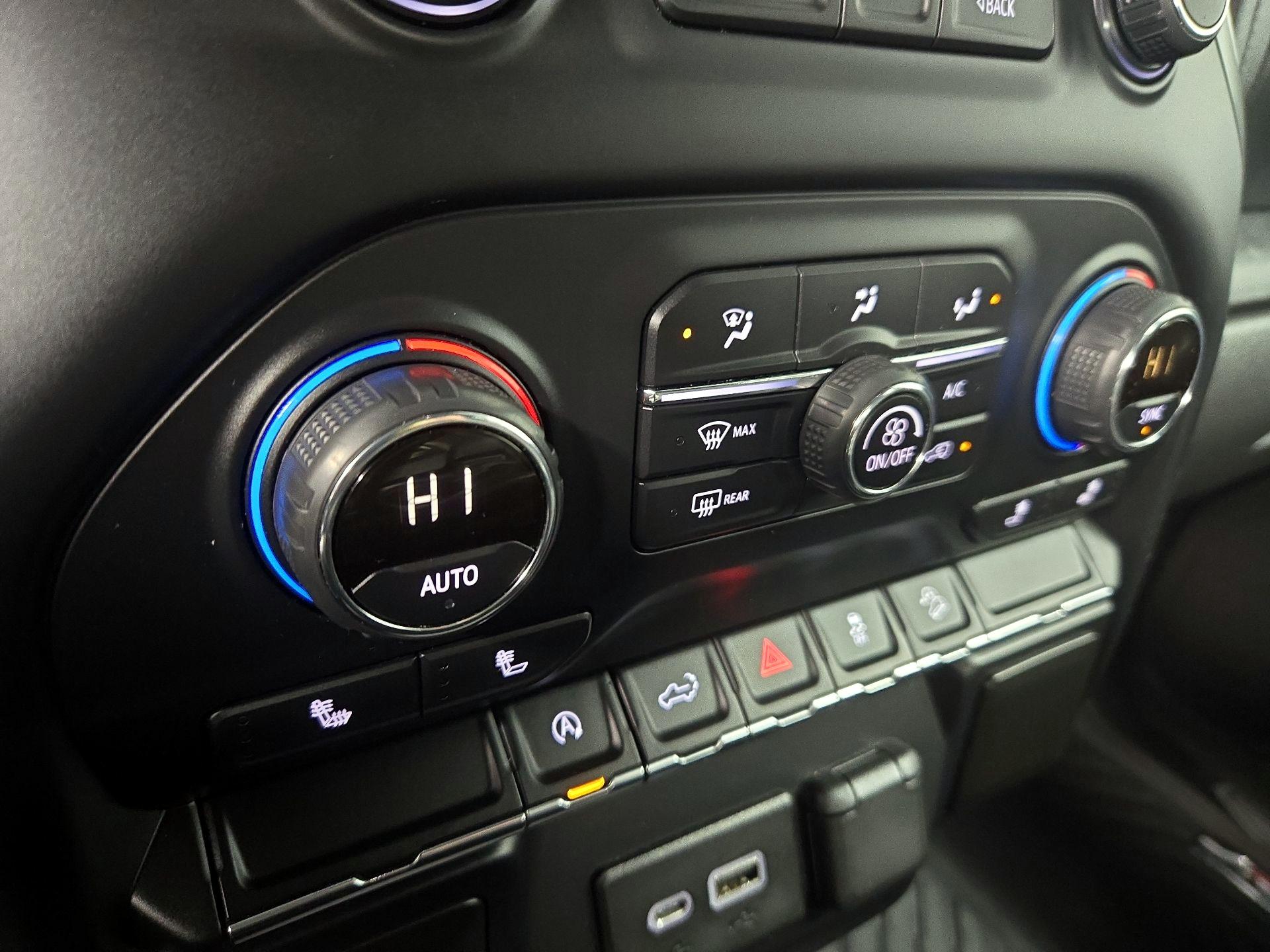 Thumbnail: 2020 Chevrolet Silverado 1500 - 16