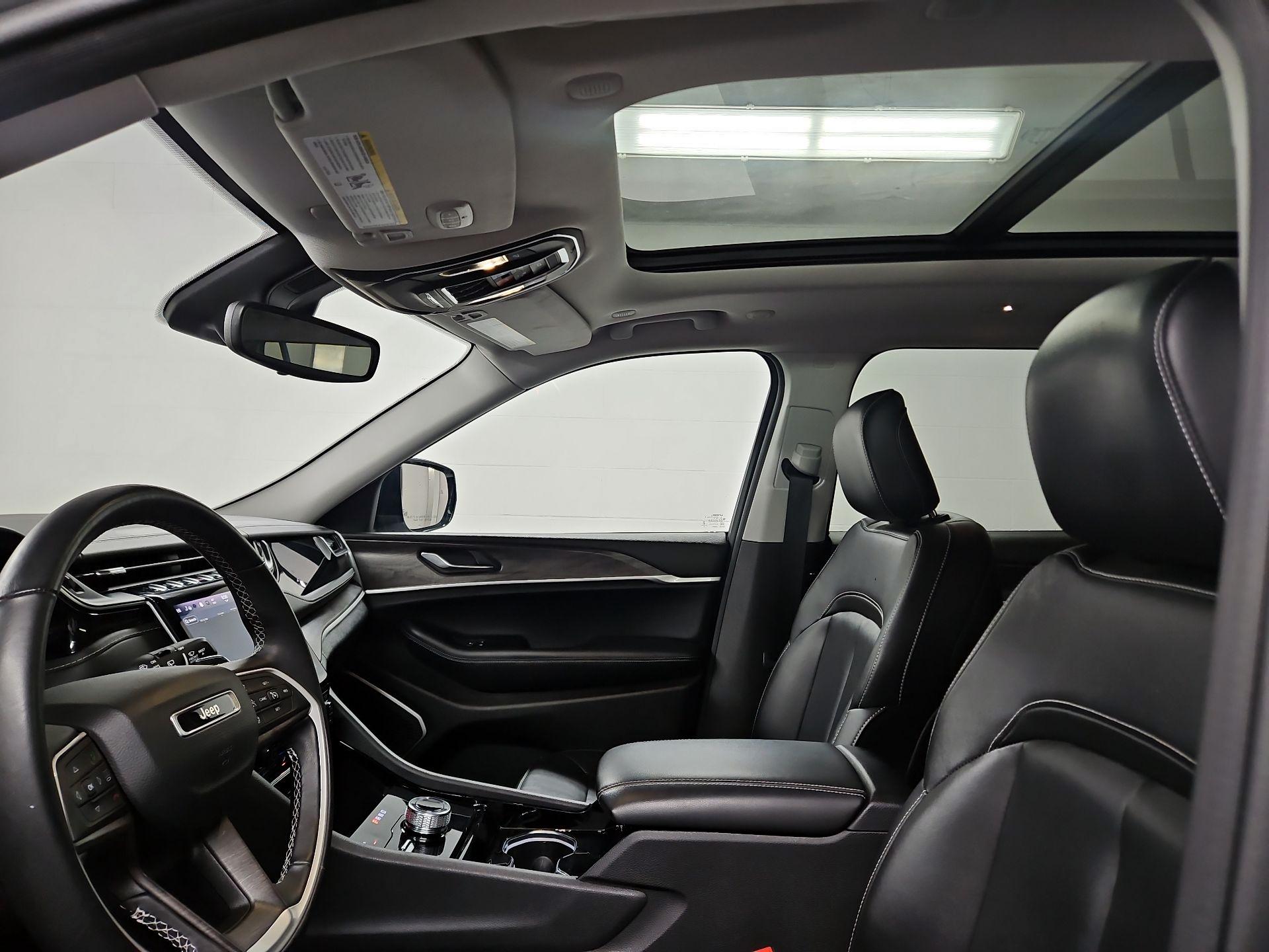 Thumbnail: 2022 Jeep Grand Cherokee L - 20