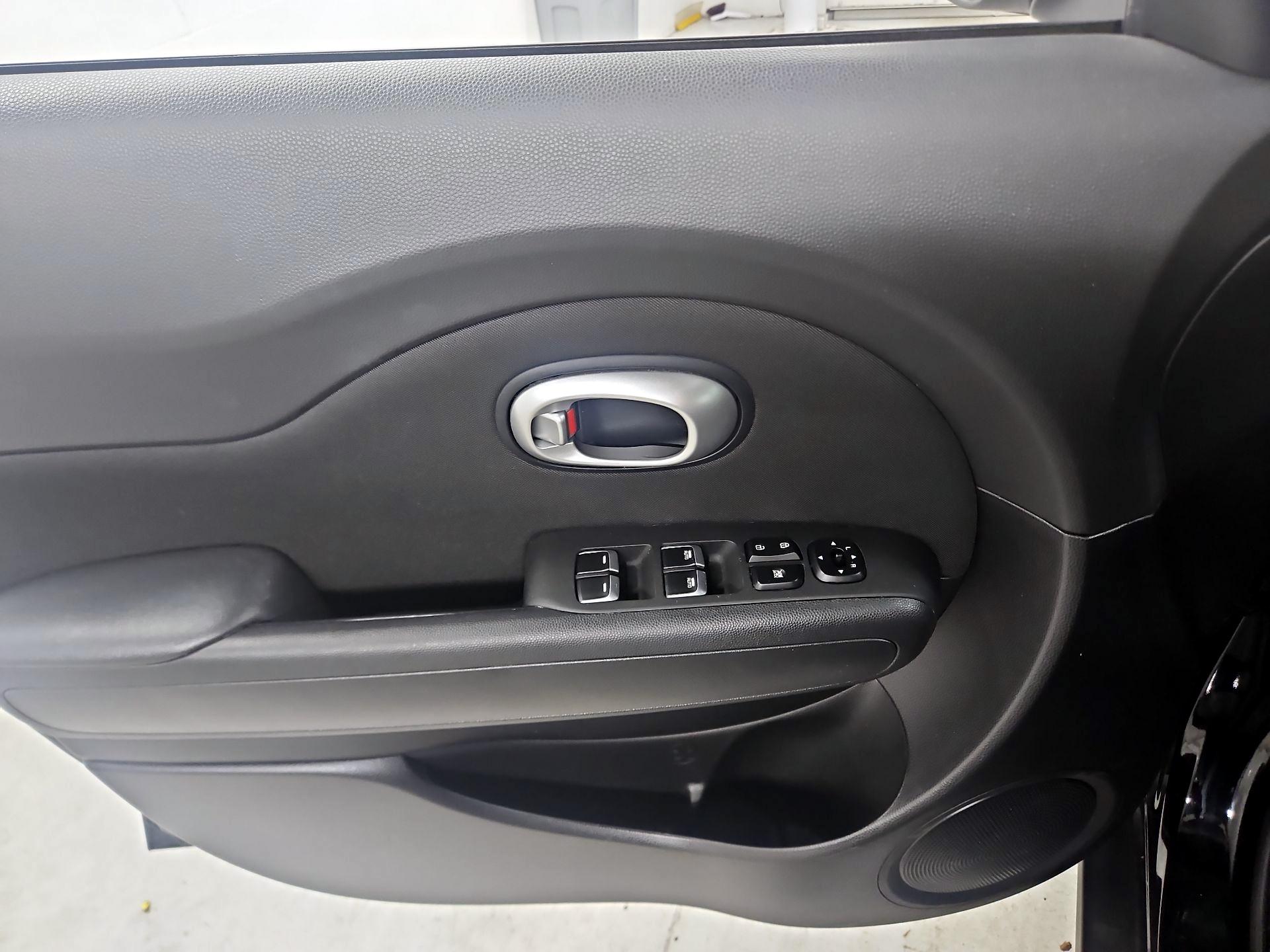 Thumbnail: 2018 Kia Soul - 12