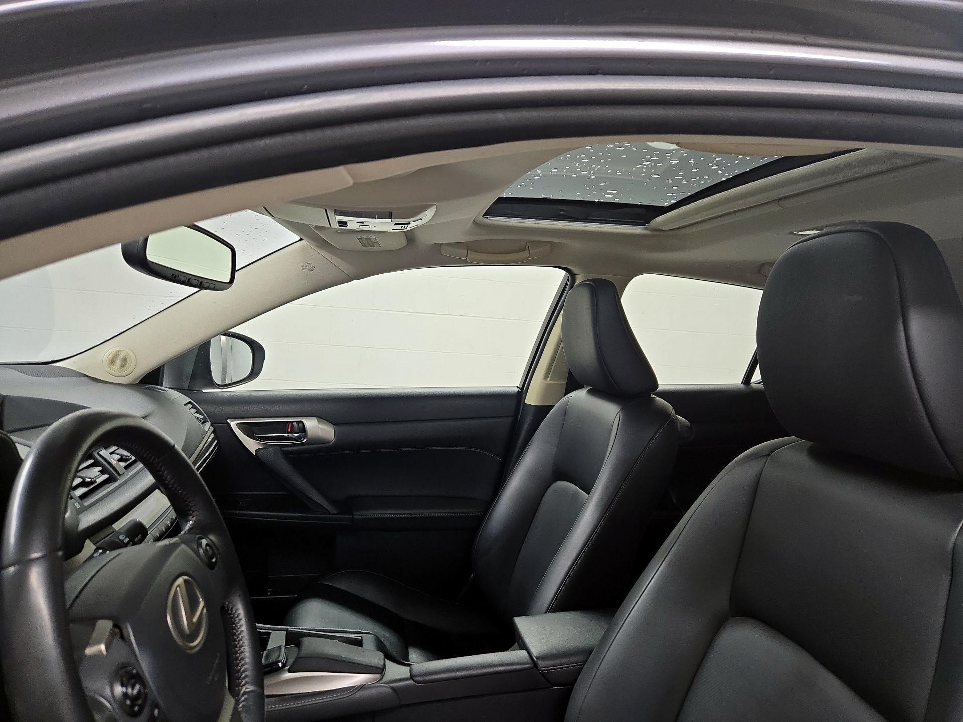 Thumbnail: 2015 Lexus CT - 20