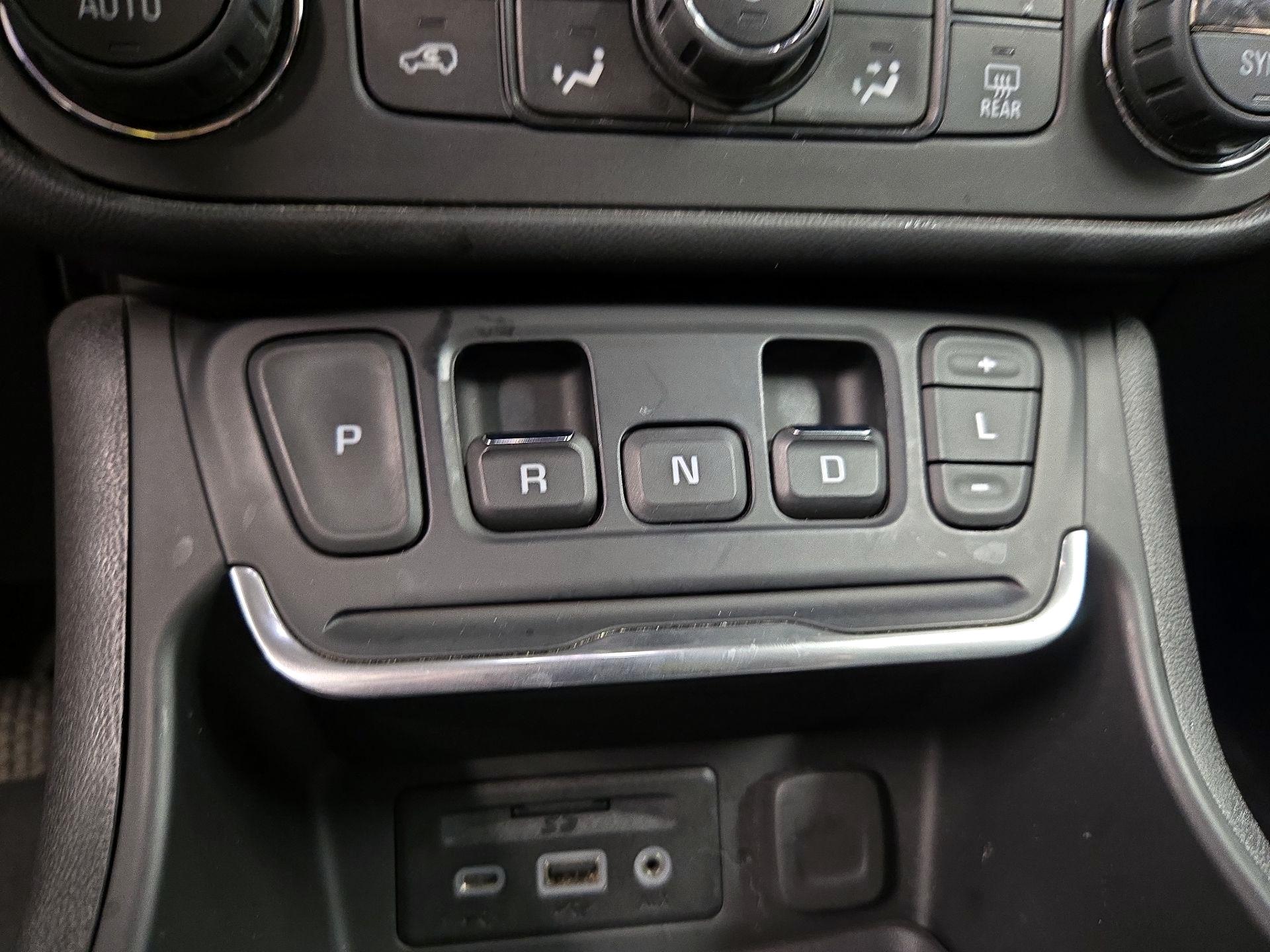 Thumbnail: 2018 GMC Terrain - 17