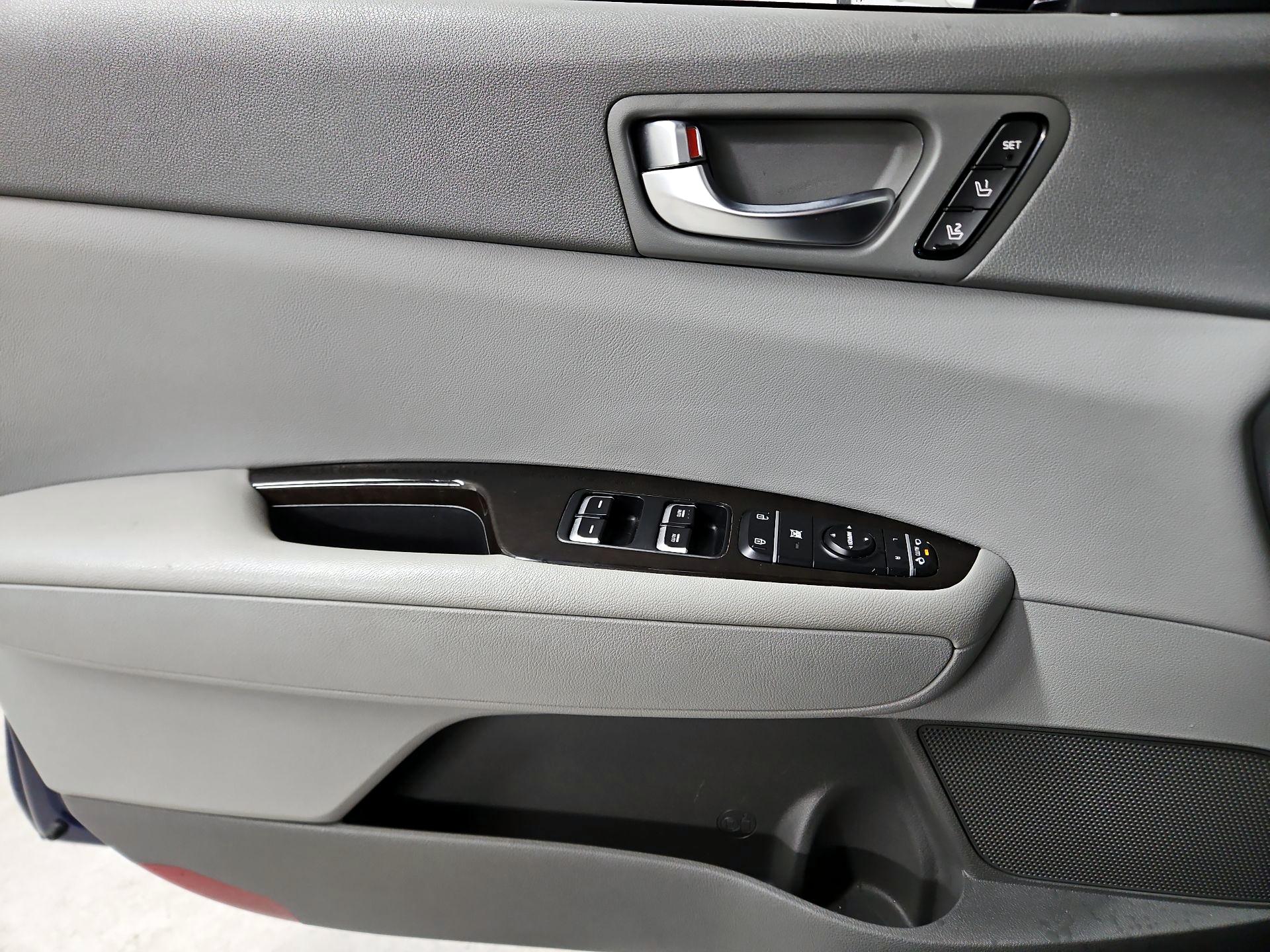 Thumbnail: 2016 Kia Optima - 12