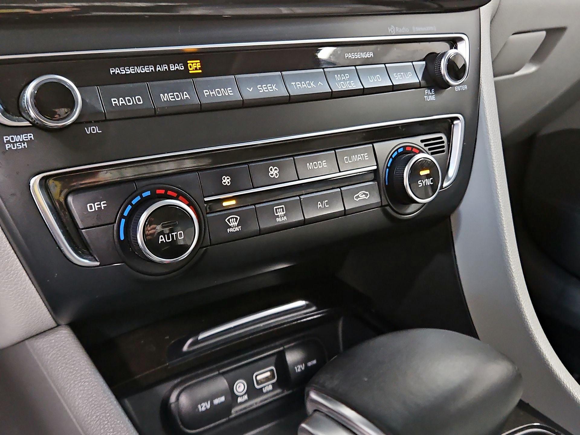 Thumbnail: 2016 Kia Optima - 17