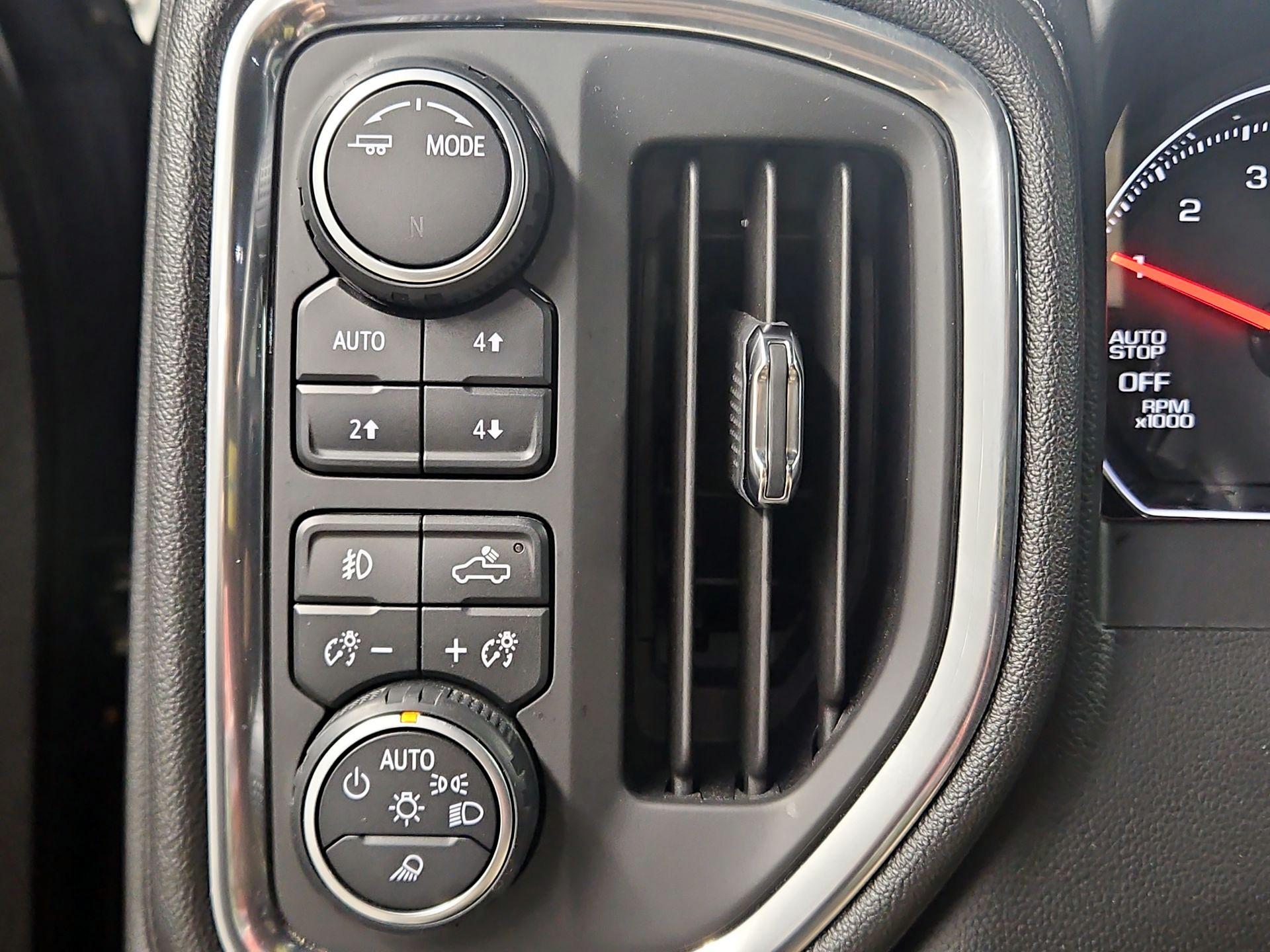 Thumbnail: 2020 Chevrolet Silverado 1500 - 13