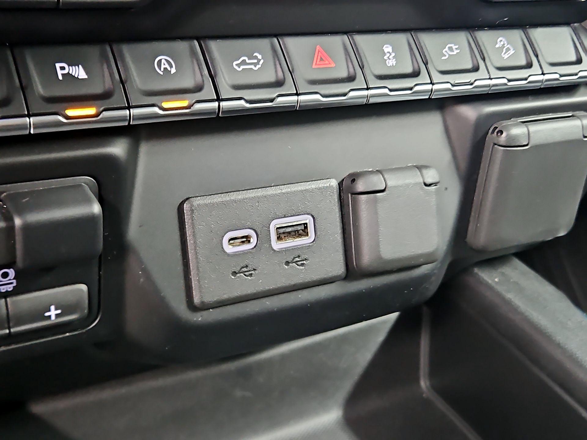 Thumbnail: 2020 Chevrolet Silverado 1500 - 18