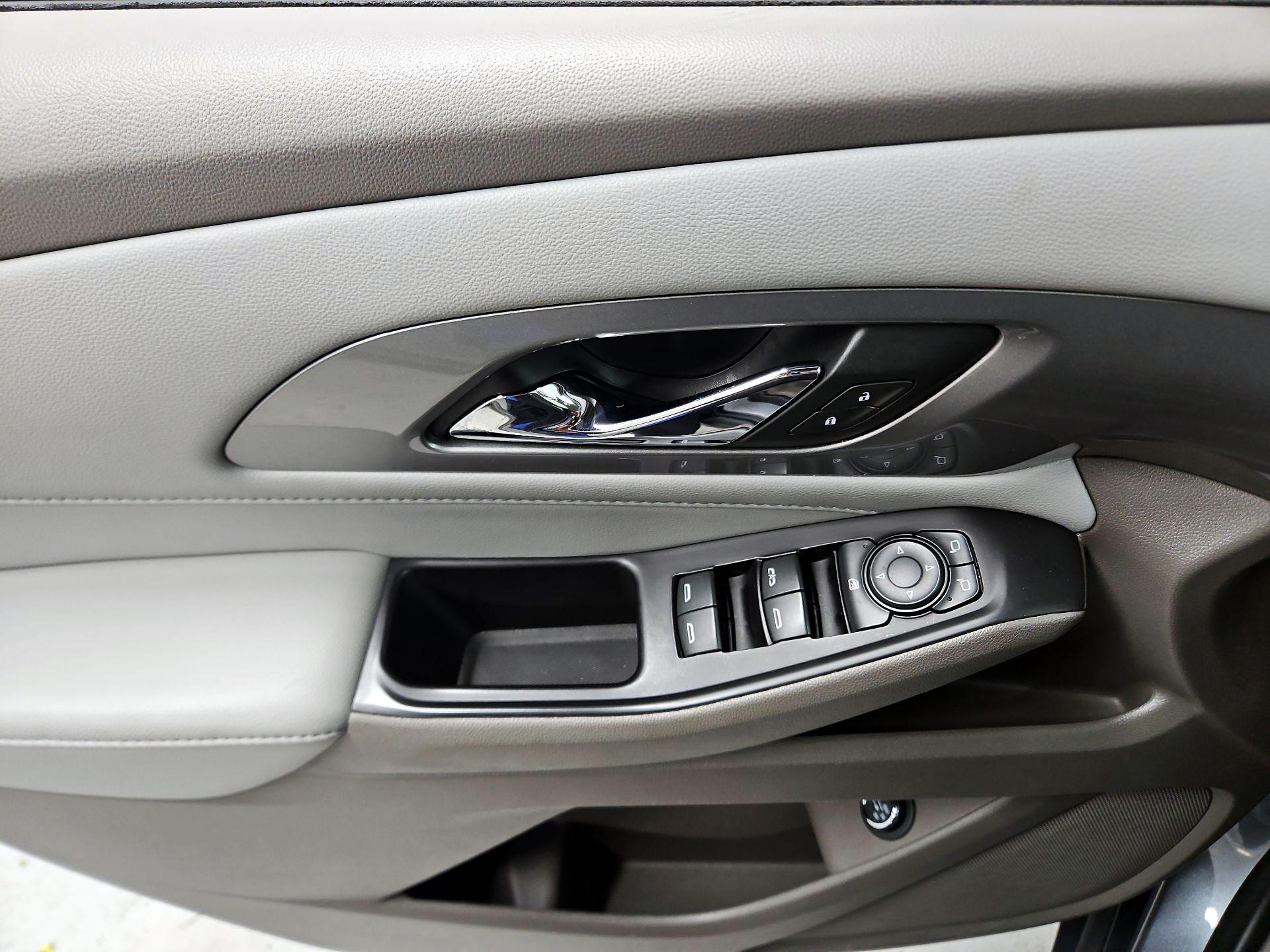 Thumbnail: 2019 Chevrolet Traverse - 12