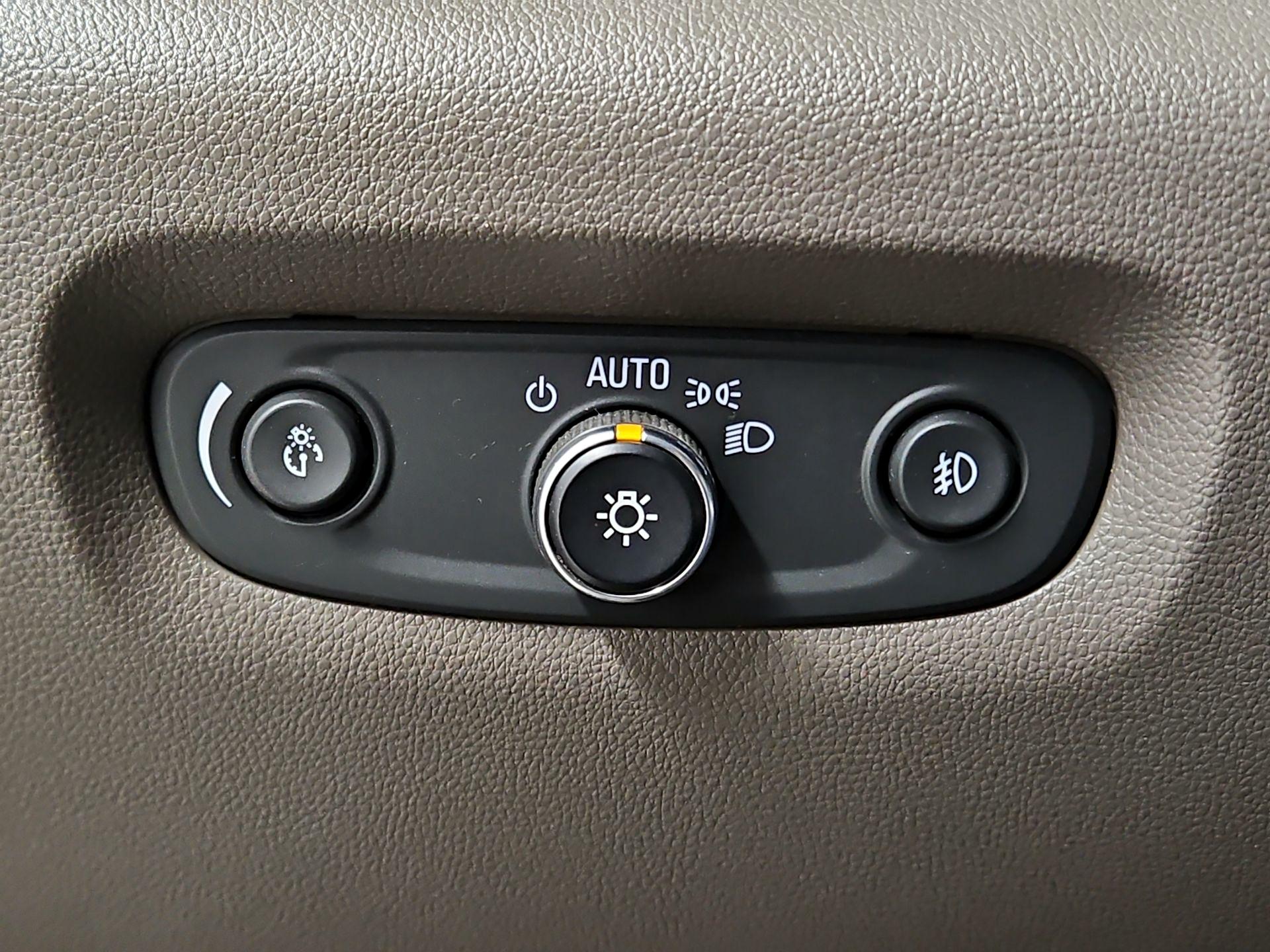 Thumbnail: 2019 Chevrolet Traverse - 13