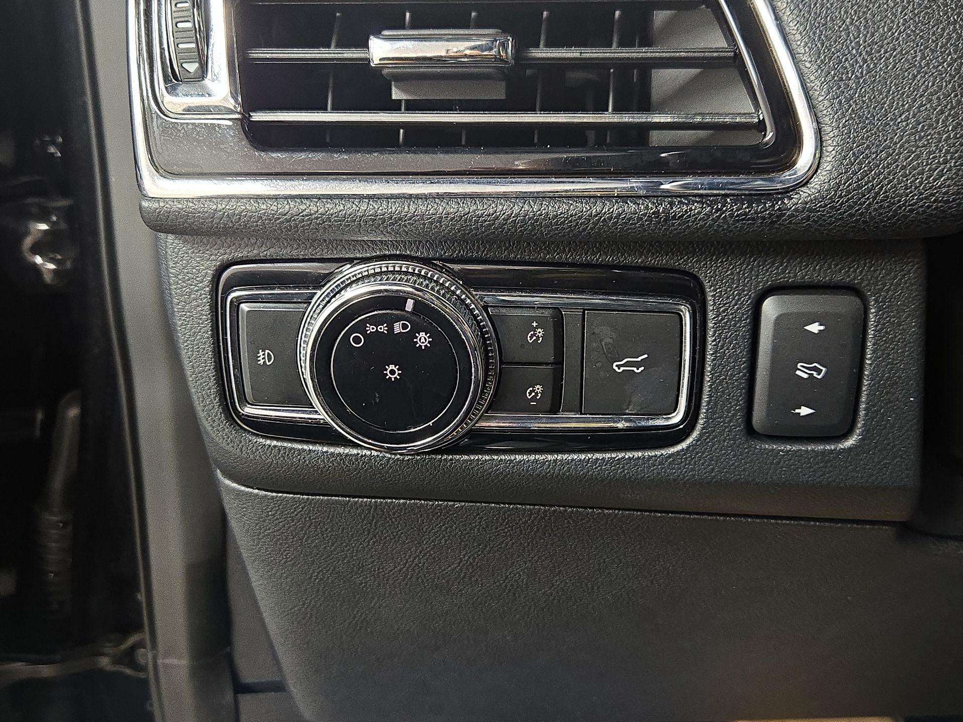 Thumbnail: 2019 Lincoln Navigator L - 13