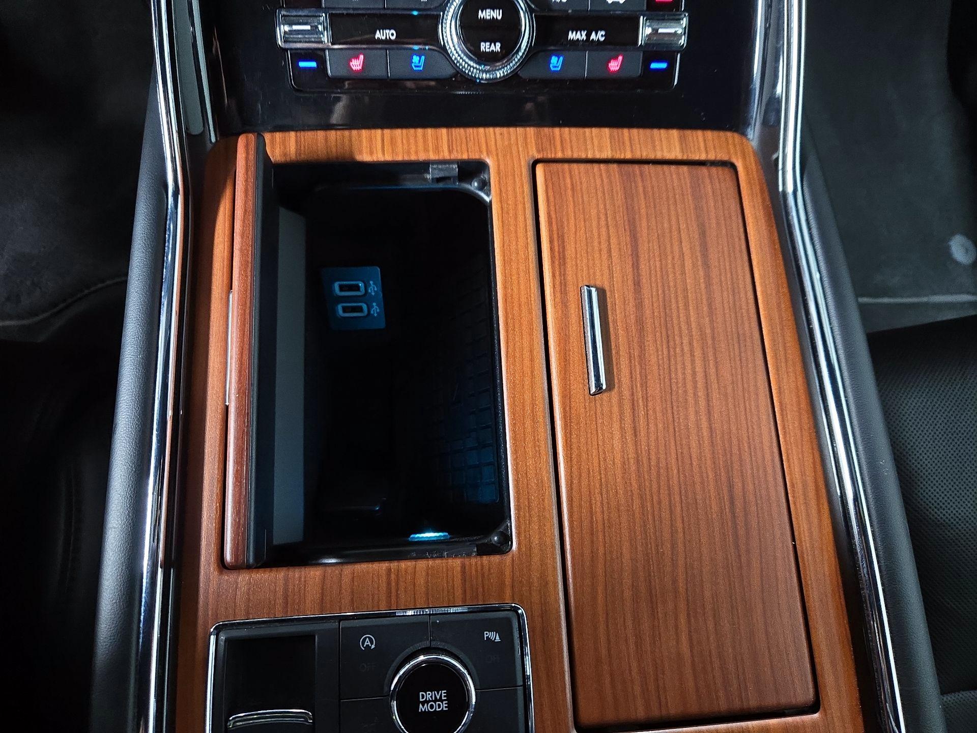 Thumbnail: 2019 Lincoln Navigator L - 19